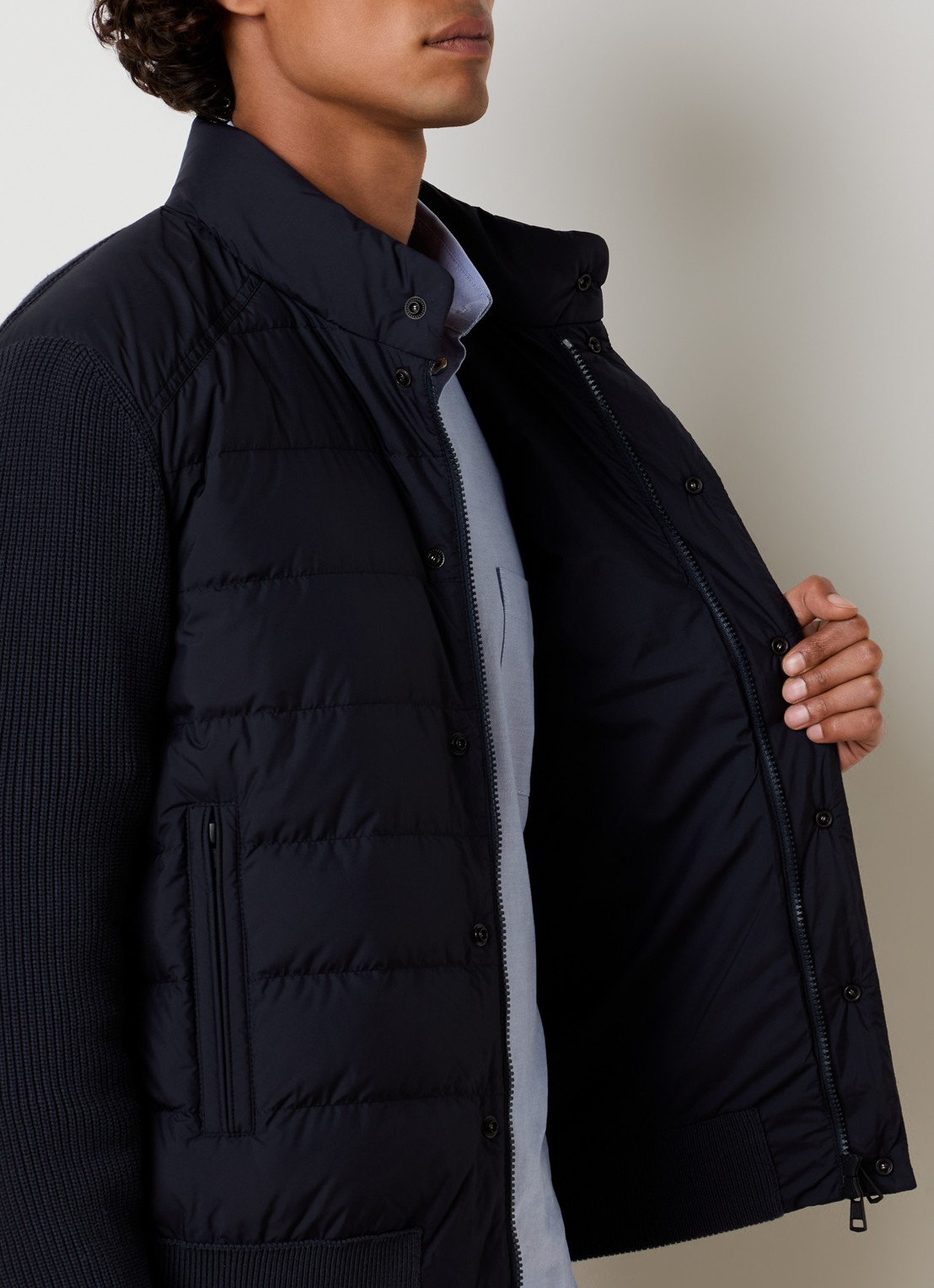 Moncler Puffer jack met donsvulling en ritszakken - detail 2 donkerblauw