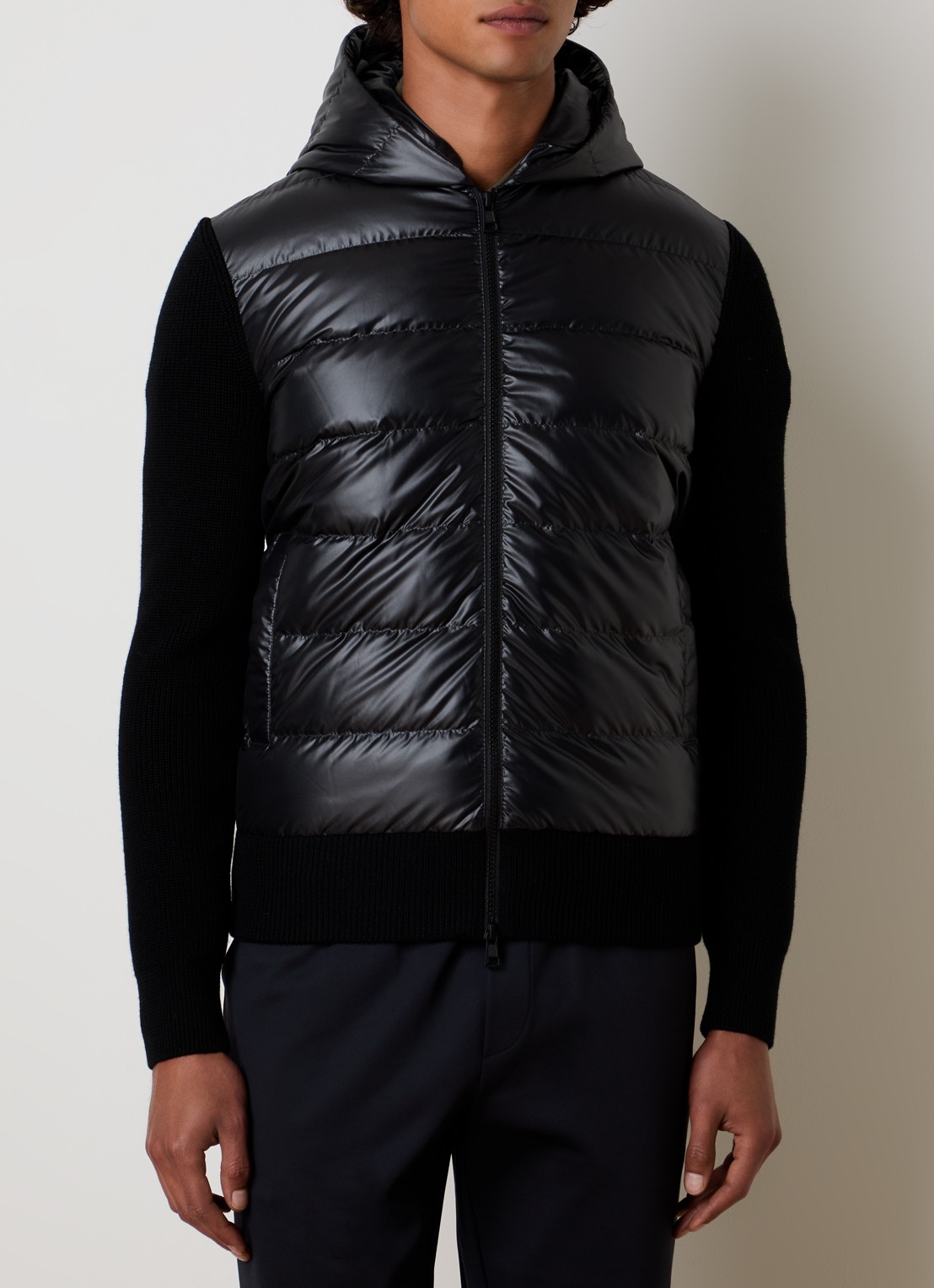 Moncler Puffer jack met donsvulling en steekzakken - detail 4 zwart