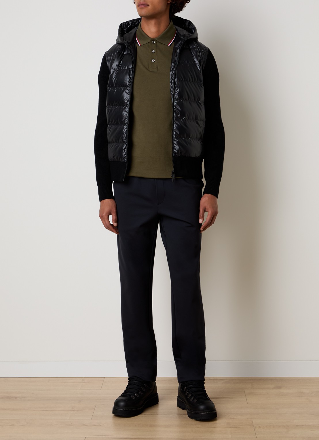 Moncler Puffer jack met donsvulling en steekzakken - voorkant 3 zwart