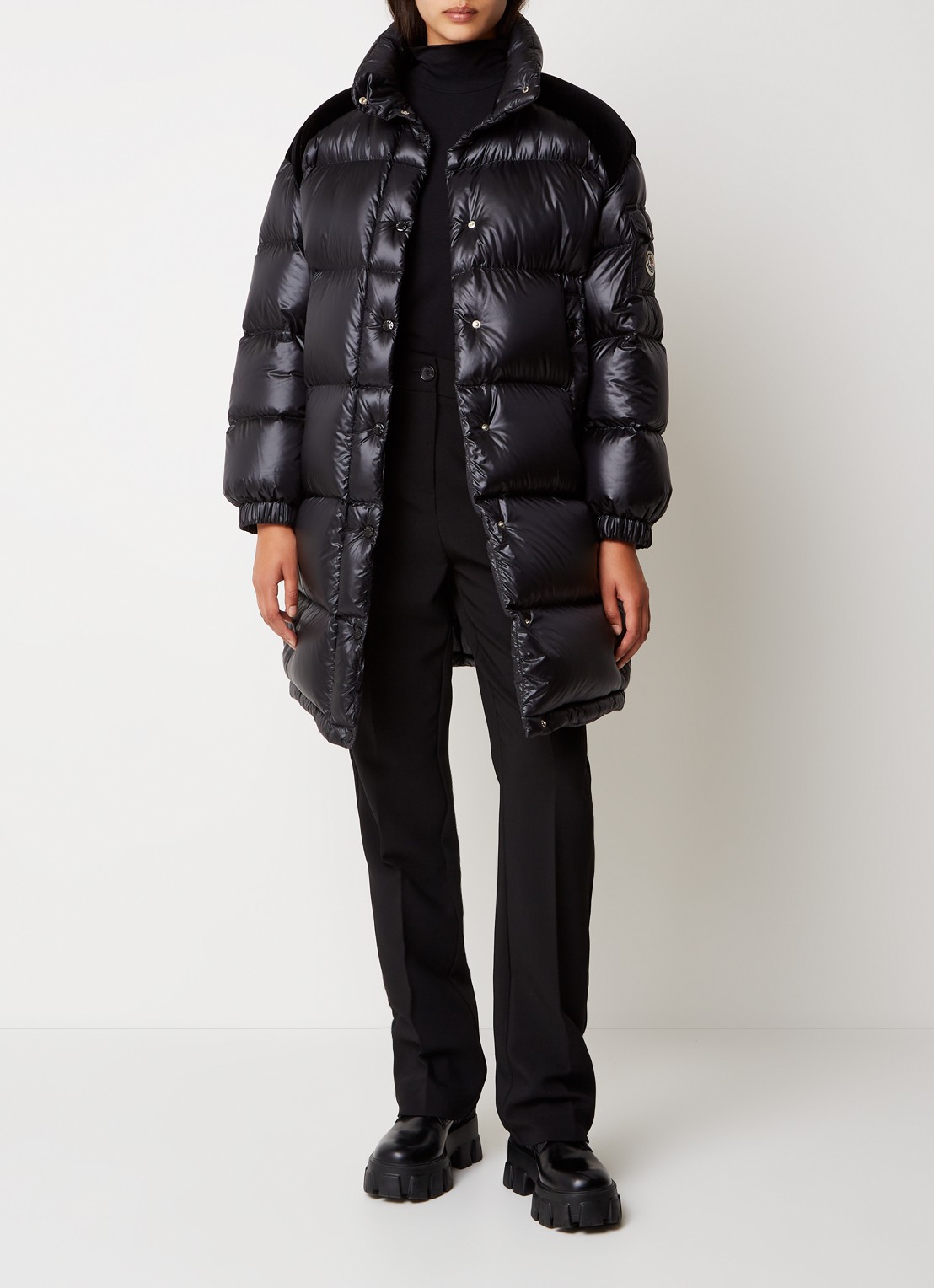 Moncler Puffer jas met donsvulling en details van fluweel - voorkant 2 zwart