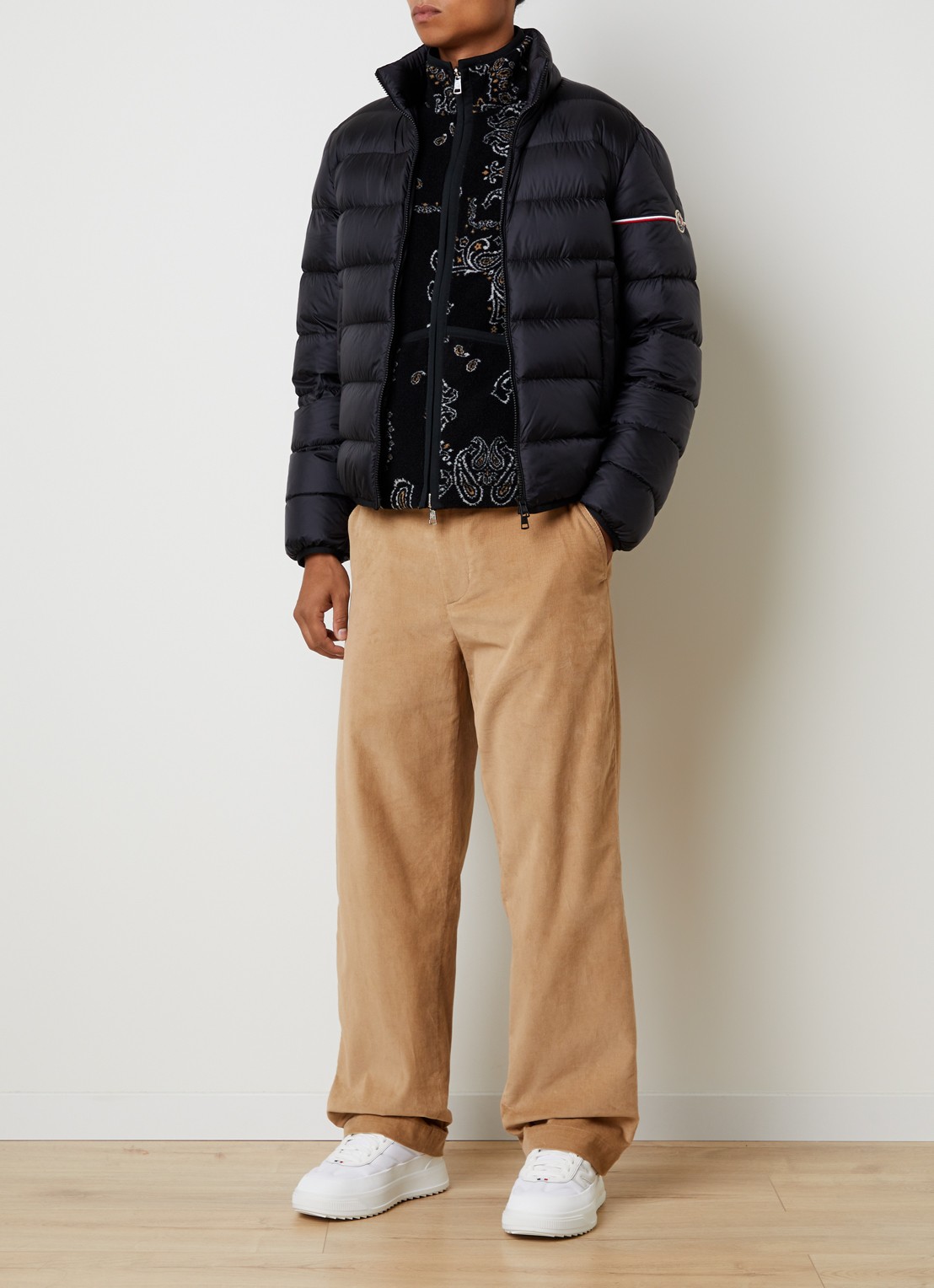 Moncler Ravenlock puffer jack met donsvulling en afneembare capuchon - voorkant 2 zwart