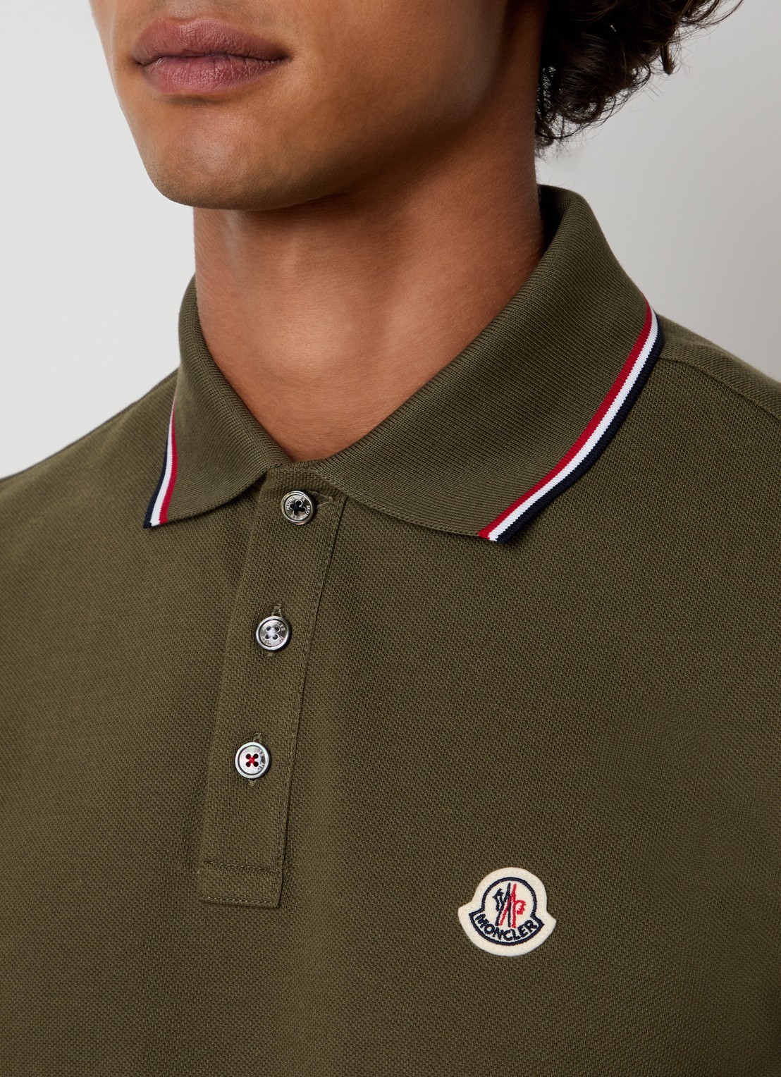 Moncler Regular fit polo met logo - detail 4 bronsgroen