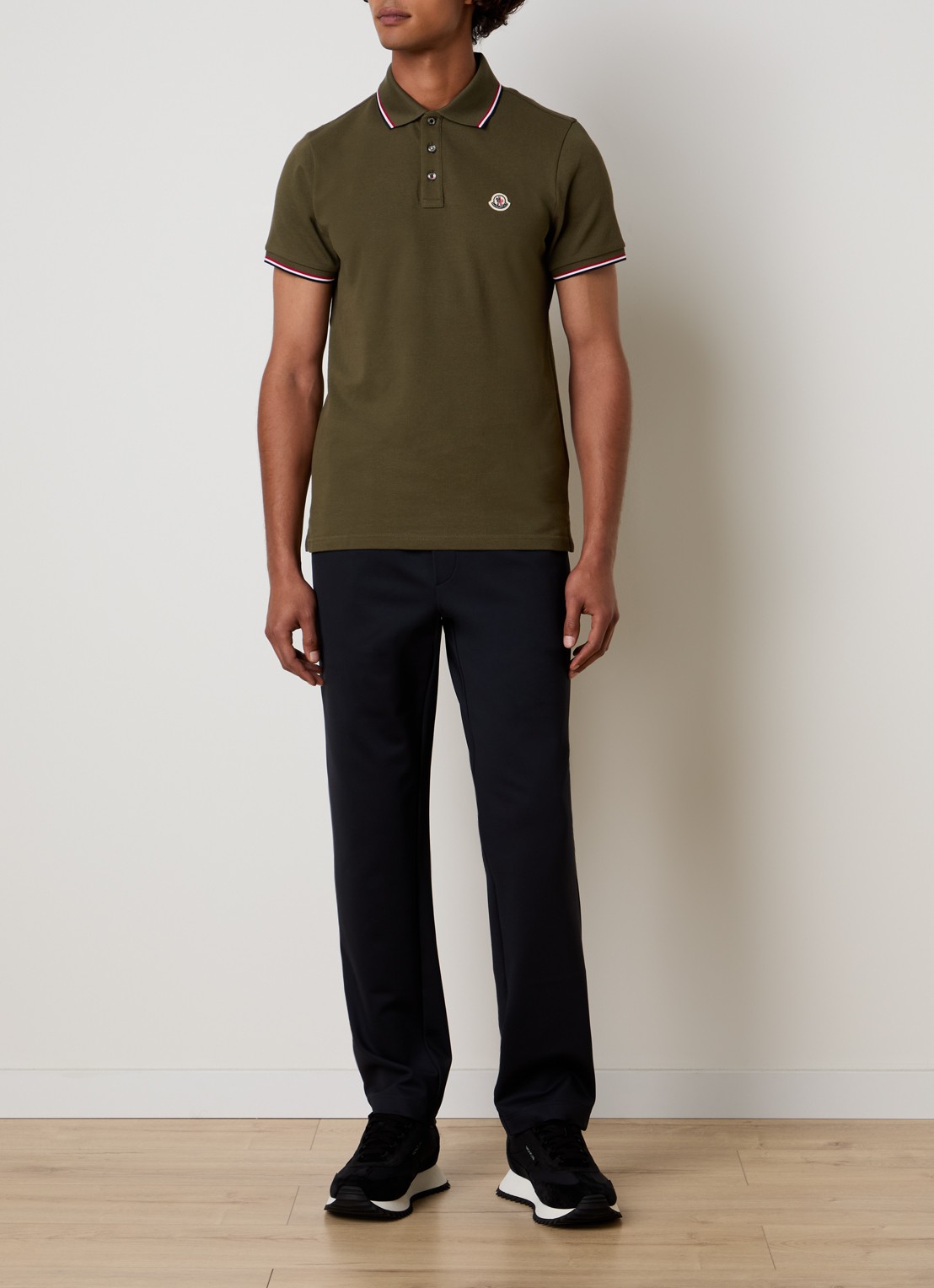 Moncler Regular fit polo met logo - voorkant 2 bronsgroen