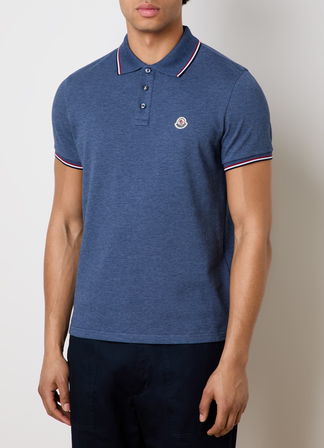 Moncler Regular fit polo van piqué katoen met logo - detail 3 staalblauw