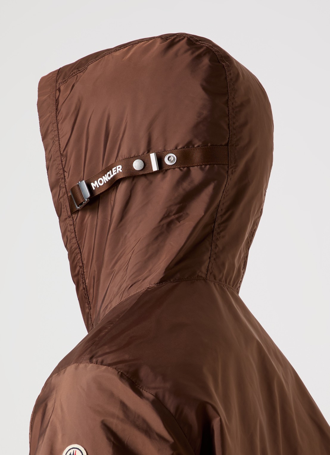 Moncler Remoray windjack met capuchon en steekzakken - detail 6 bruin
