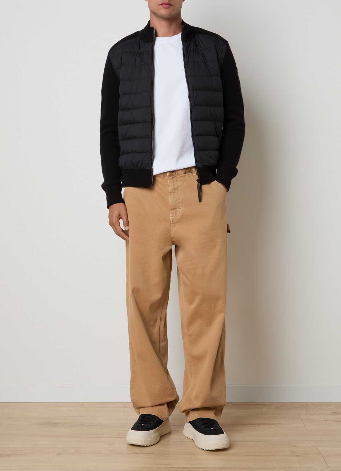 Moncler Ribgebreid vest in kajsmierblend met gewatteerd voorpand - voorkant 5 zwart