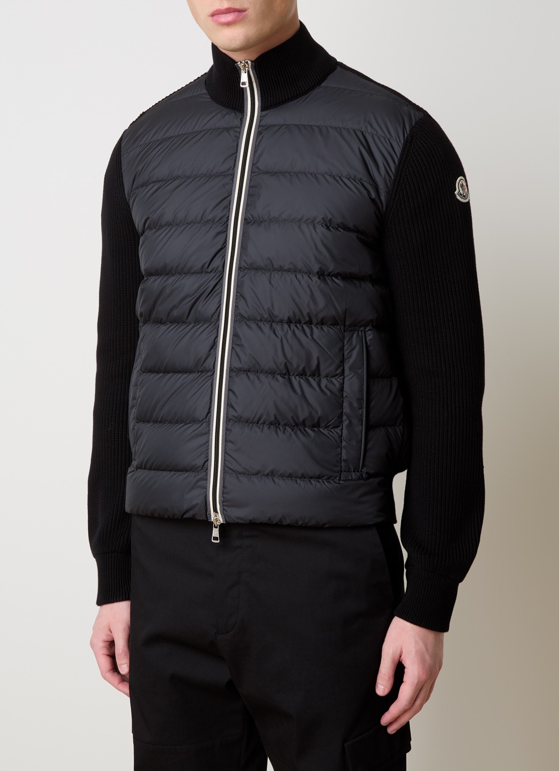 Moncler Ribgebreid vest met gewatteerd voorpand en donsvulling - detail 4 zwart