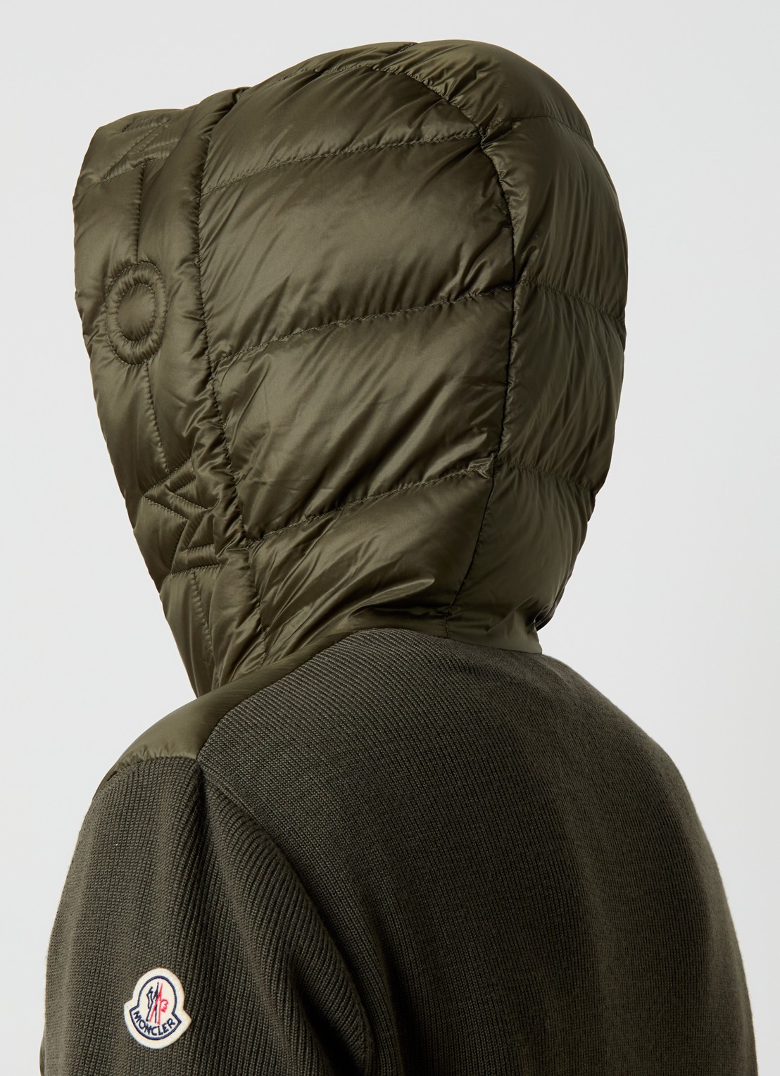 Moncler Ribgebreid vest van scheerwol met gewatteerd voorpand met donsvulling - detail 3 mosgroen