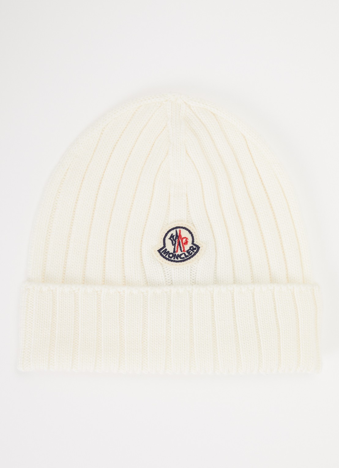 Moncler Ribgebreide muts van wol met logo - voorkant ivoor