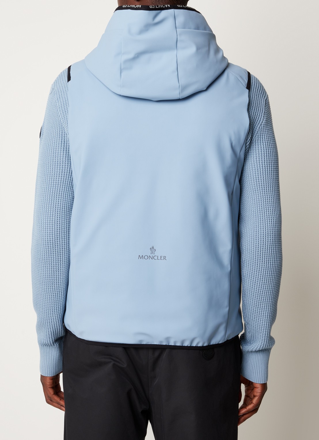 Moncler Softshell bodywarmer met donsvulling en capuchon - achterkant 4 lichtblauw