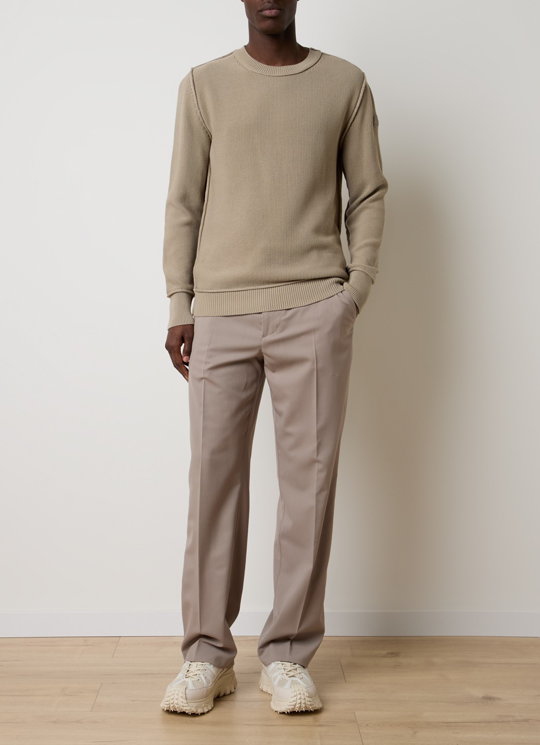 Moncler Sportivo straight fit pantalon in scheerwolblend met steekzakken - voorkant 3 zand