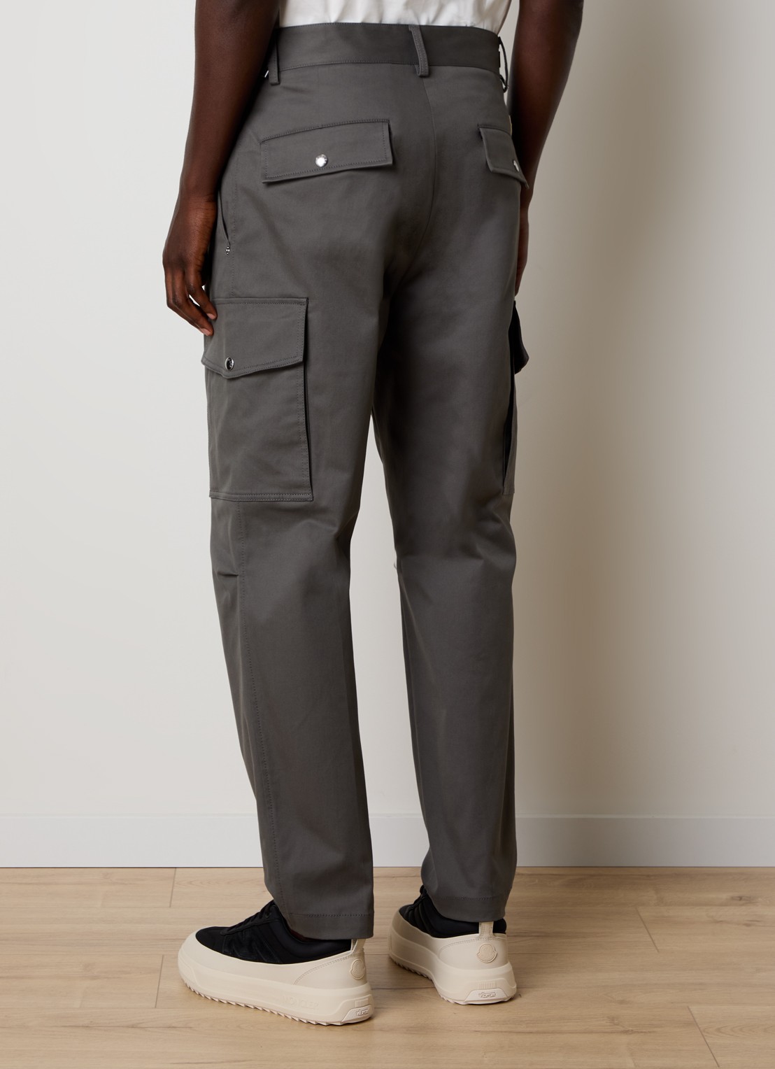 Moncler Straight fit cargobroek met steekzakken  - achterkant grijs