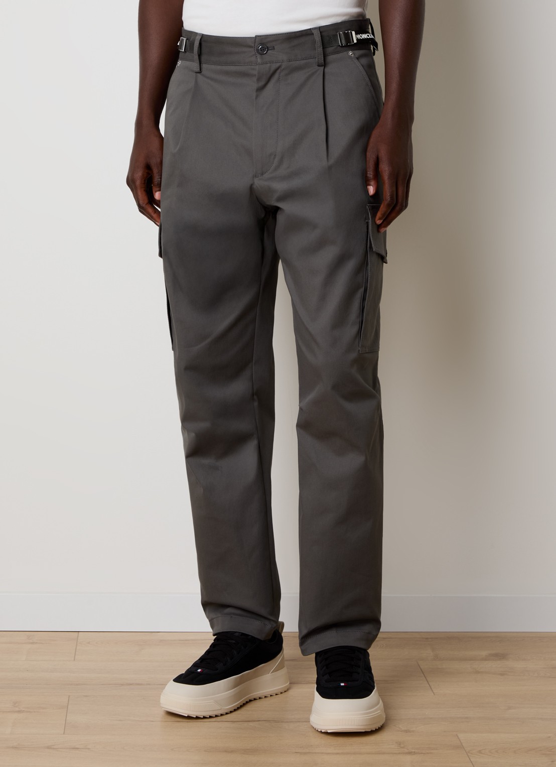 Moncler Straight fit cargobroek met steekzakken  - detail 2 grijs