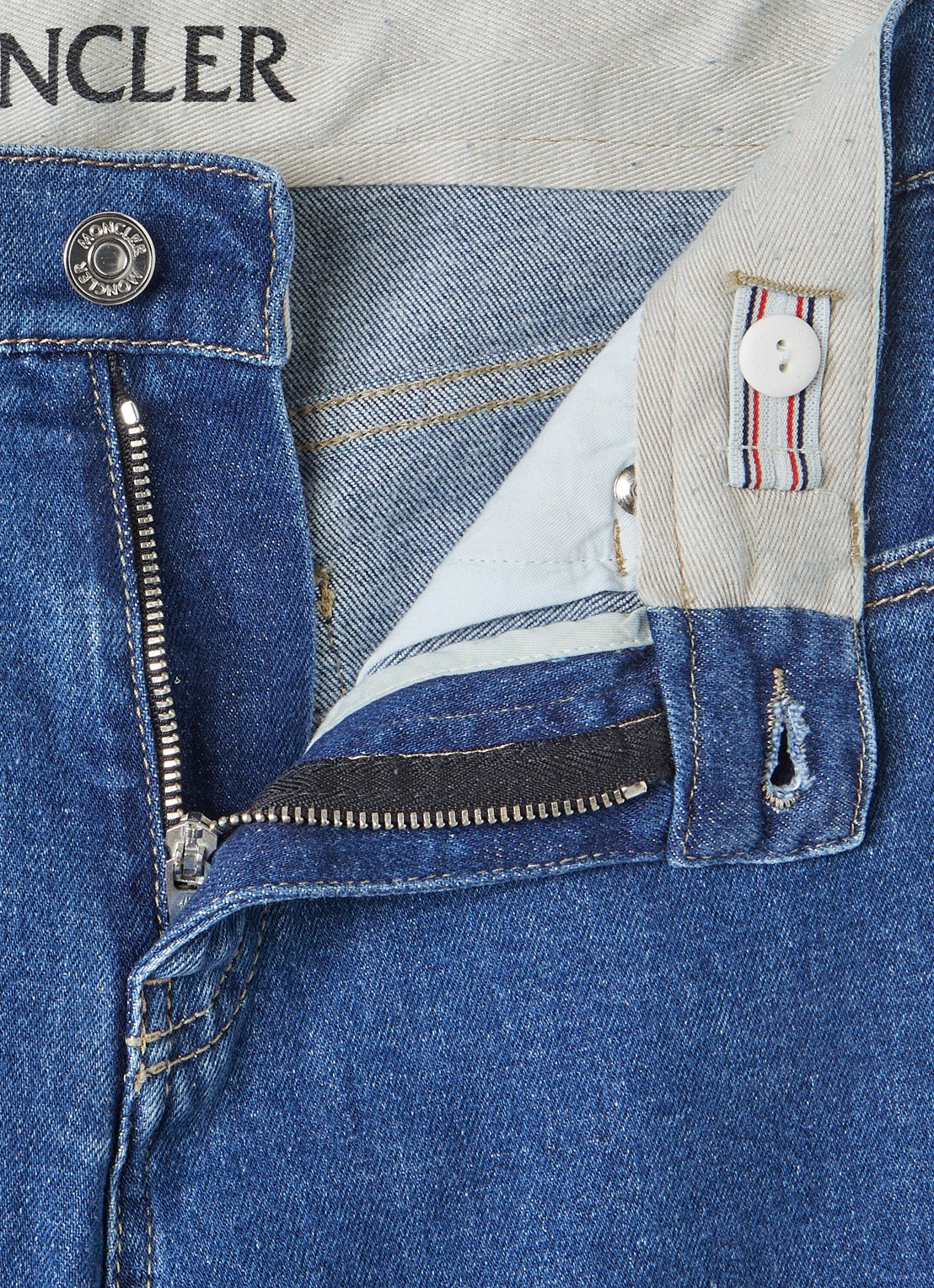 Moncler Straight fit jeans met medium wassing - detail indigo