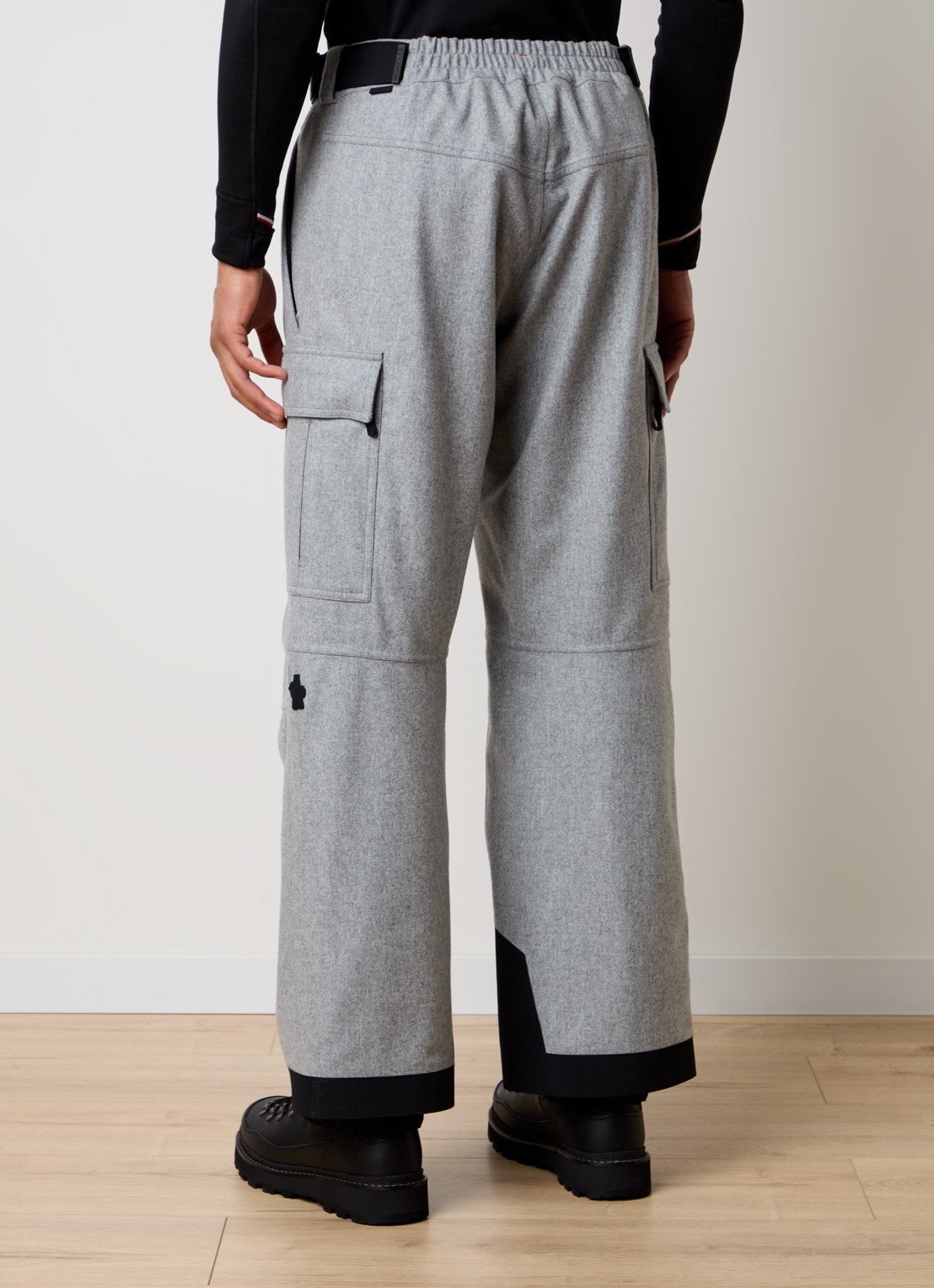 Moncler Straight fit ski-broek van scheerwol met klepzakken - achterkant grijsmele