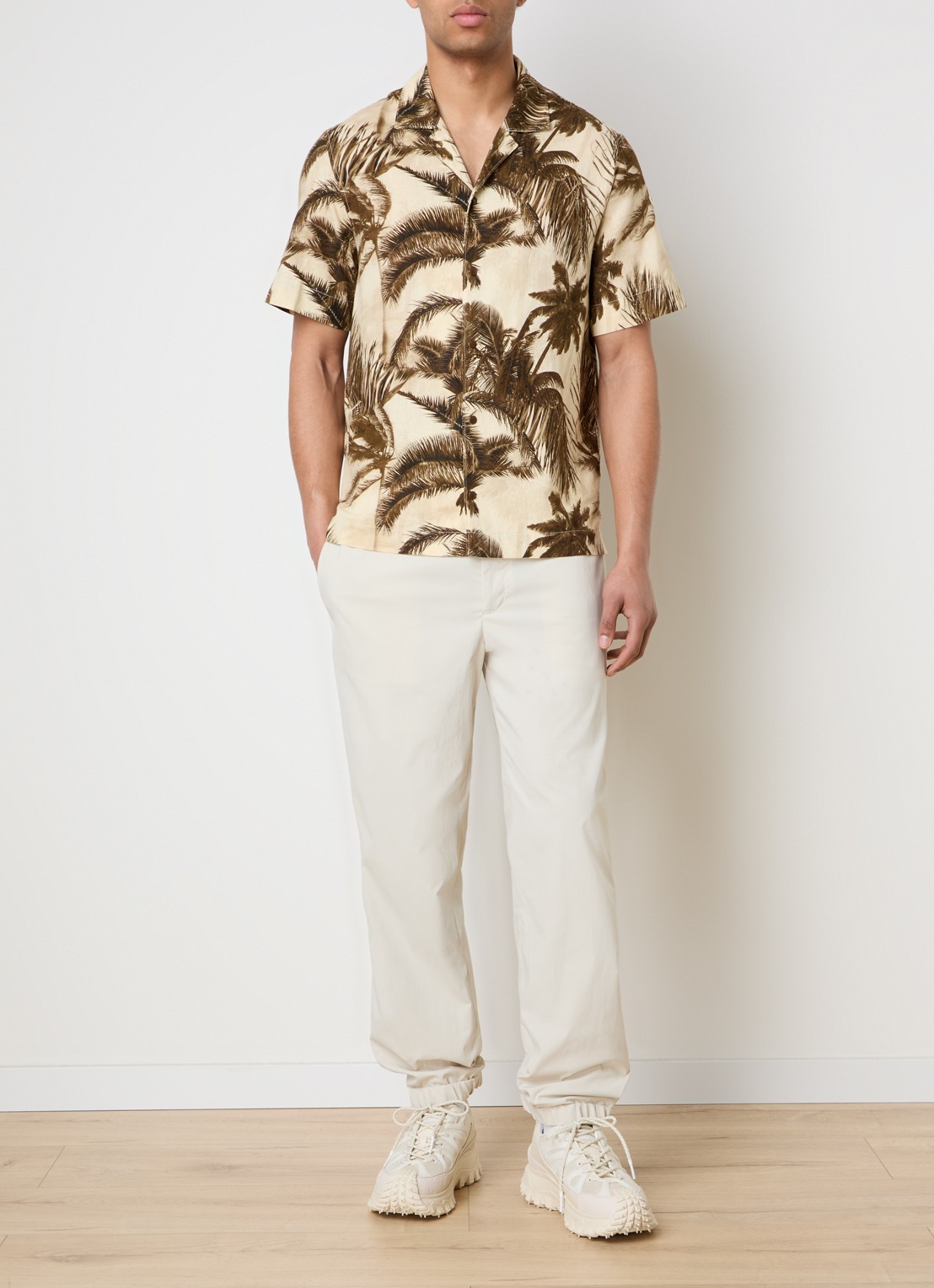 Moncler Straight fit trackpants met trekkoord en steekzakken - voorkant 3 beige