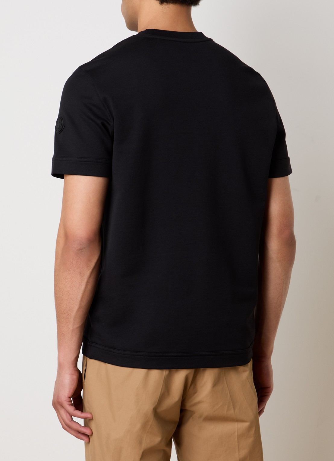 Moncler T-shirt met logo en borstzak - achterkant zwart