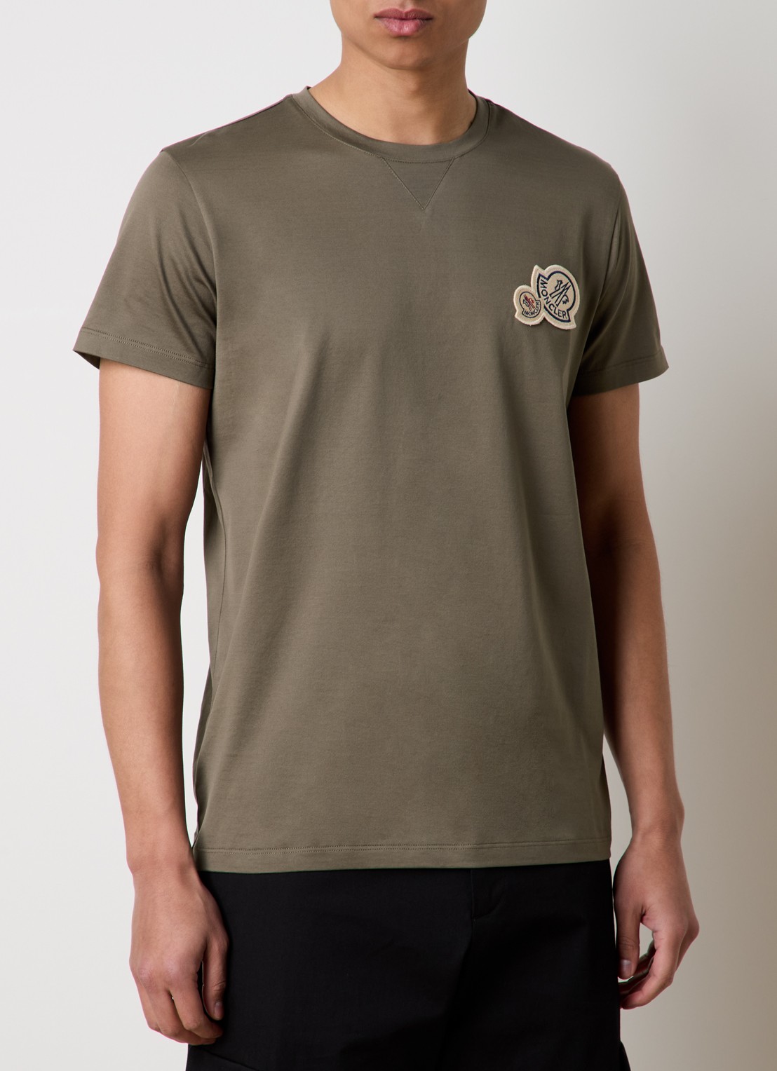 Moncler T-shirt met logo - detail 2 legergroen
