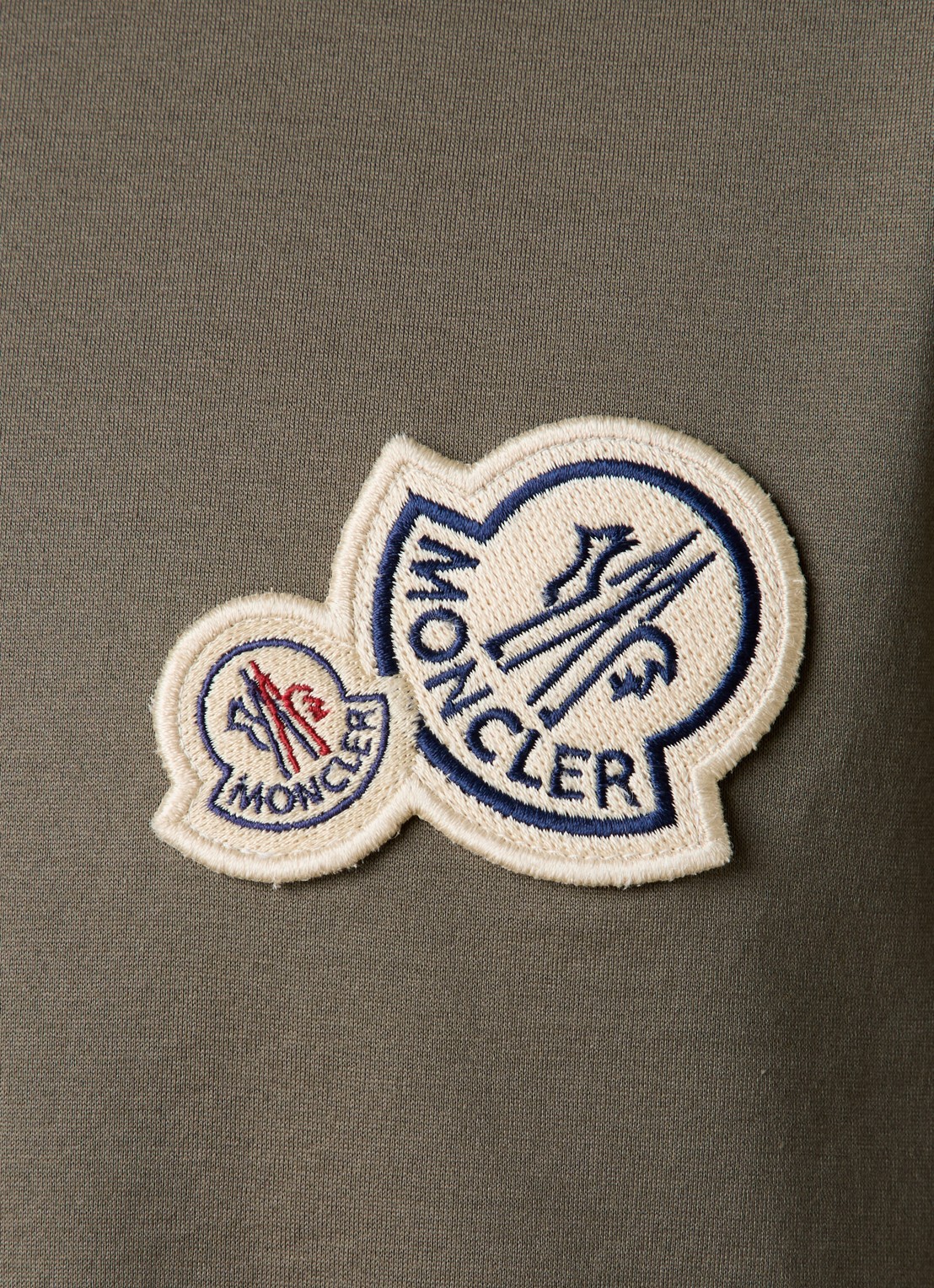 Moncler T-shirt met logo - detail 3 legergroen