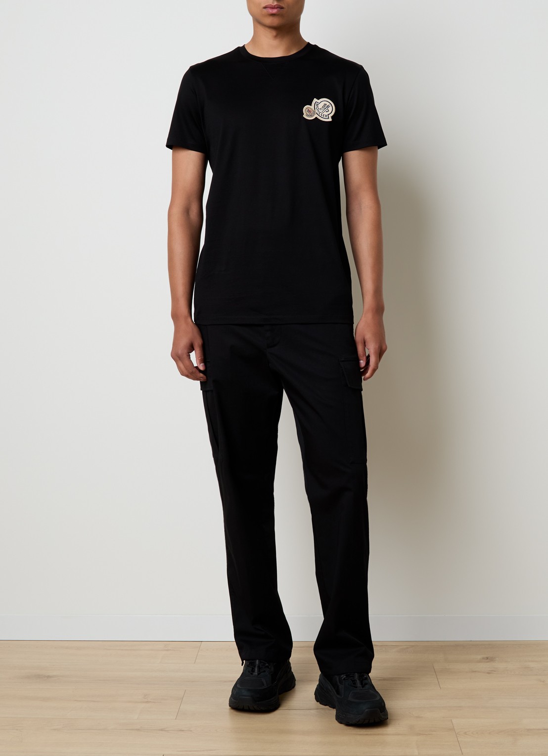 Moncler T-shirt met logo - voorkant 2 zwart