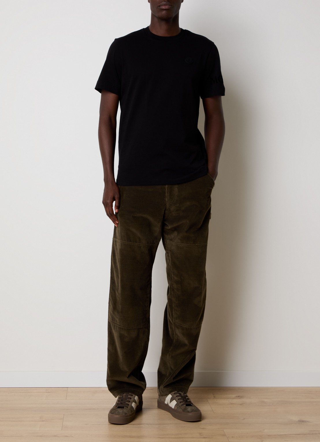 Moncler T-shirt met logo - voorkant 2 zwart