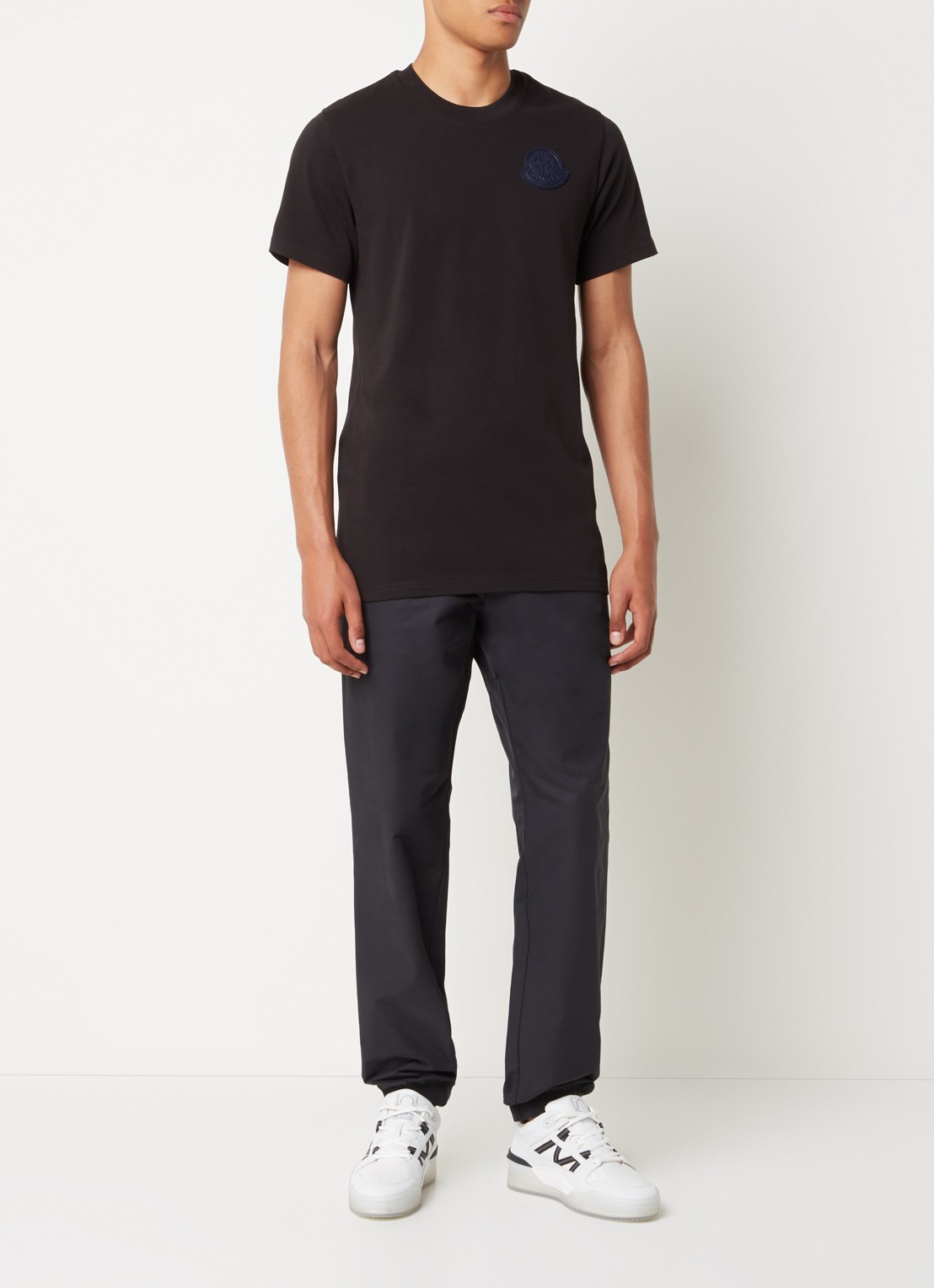 Moncler T-shirt met logoborduring  - voorkant 3 zwart