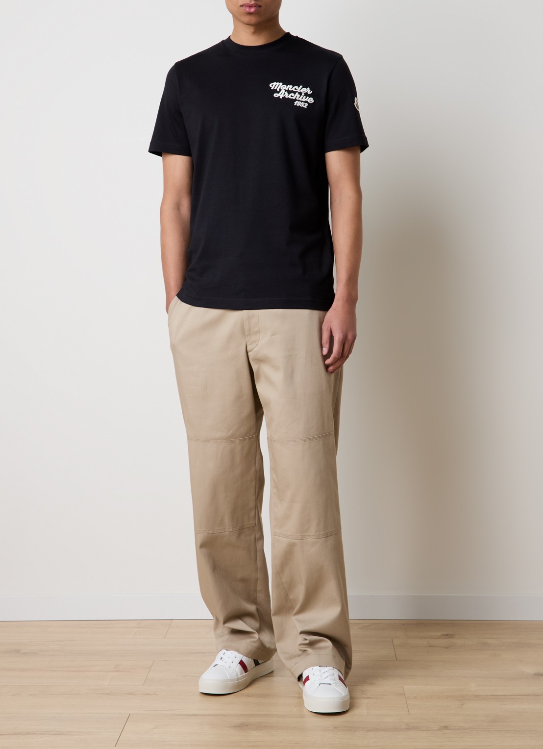 Moncler T-shirt met logoborduring - voorkant 4 zwart