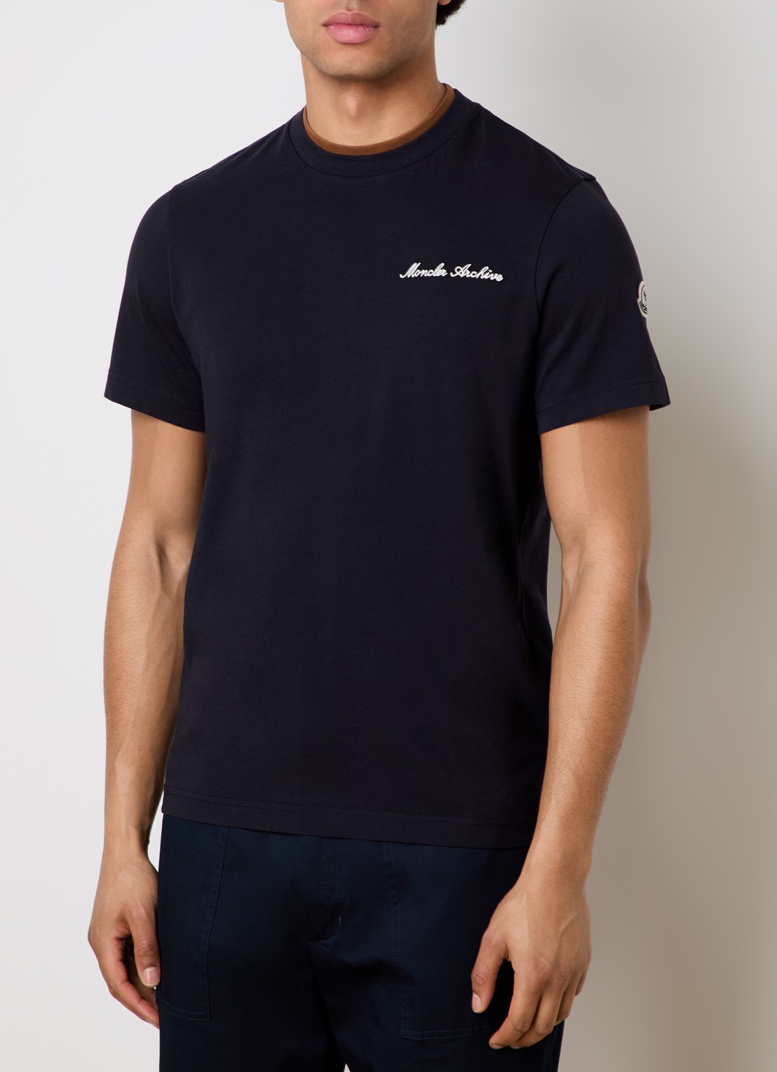 Moncler T-shirt met logoborduring - detail donkerblauw