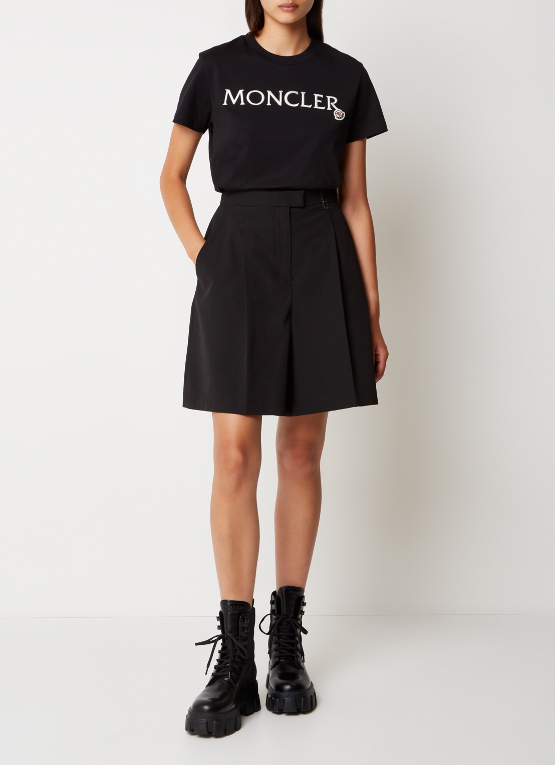Moncler T-shirt met logoborduring - voorkant 5 zwart