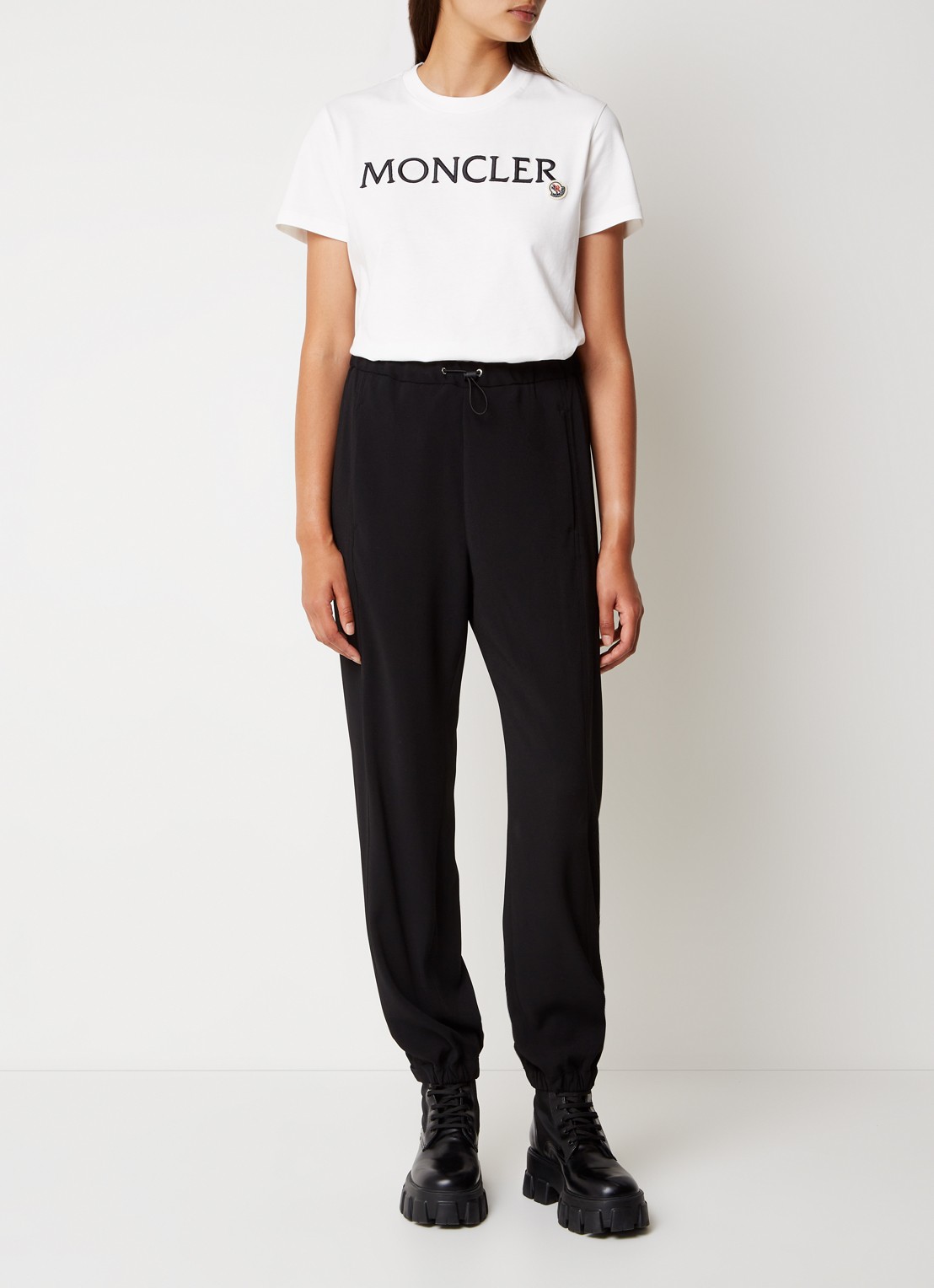 Moncler T-shirt met logoborduring - voorkant 3 wit