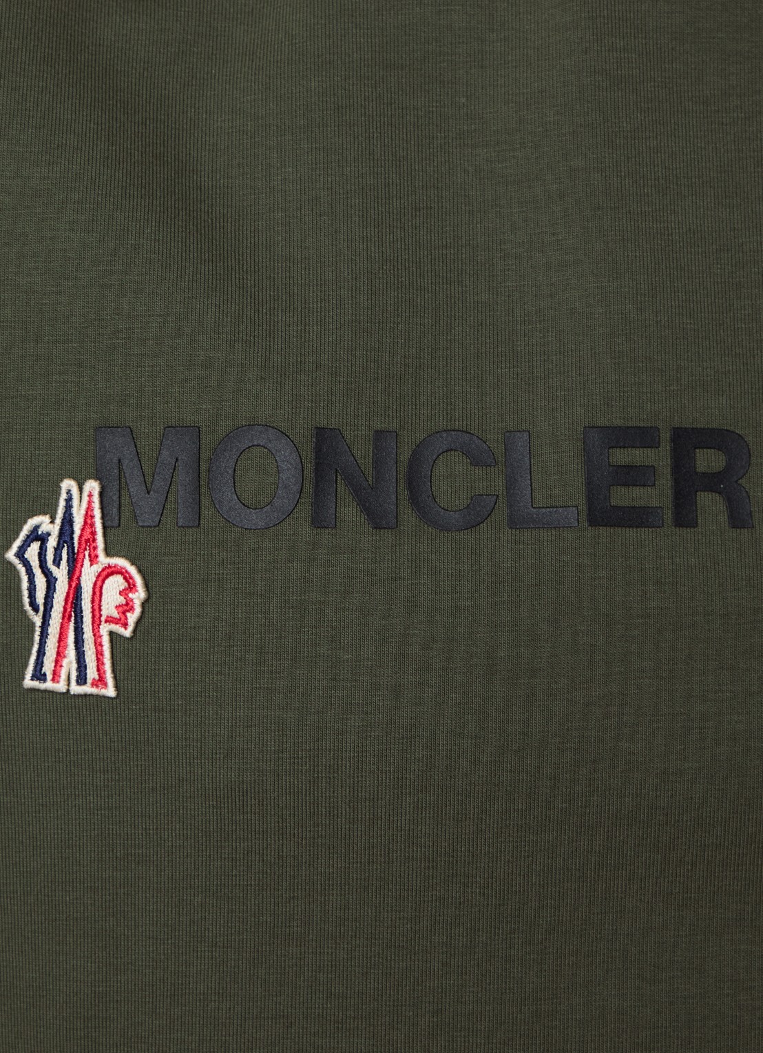 Moncler T-shirt met logoprint - detail 4 legergroen
