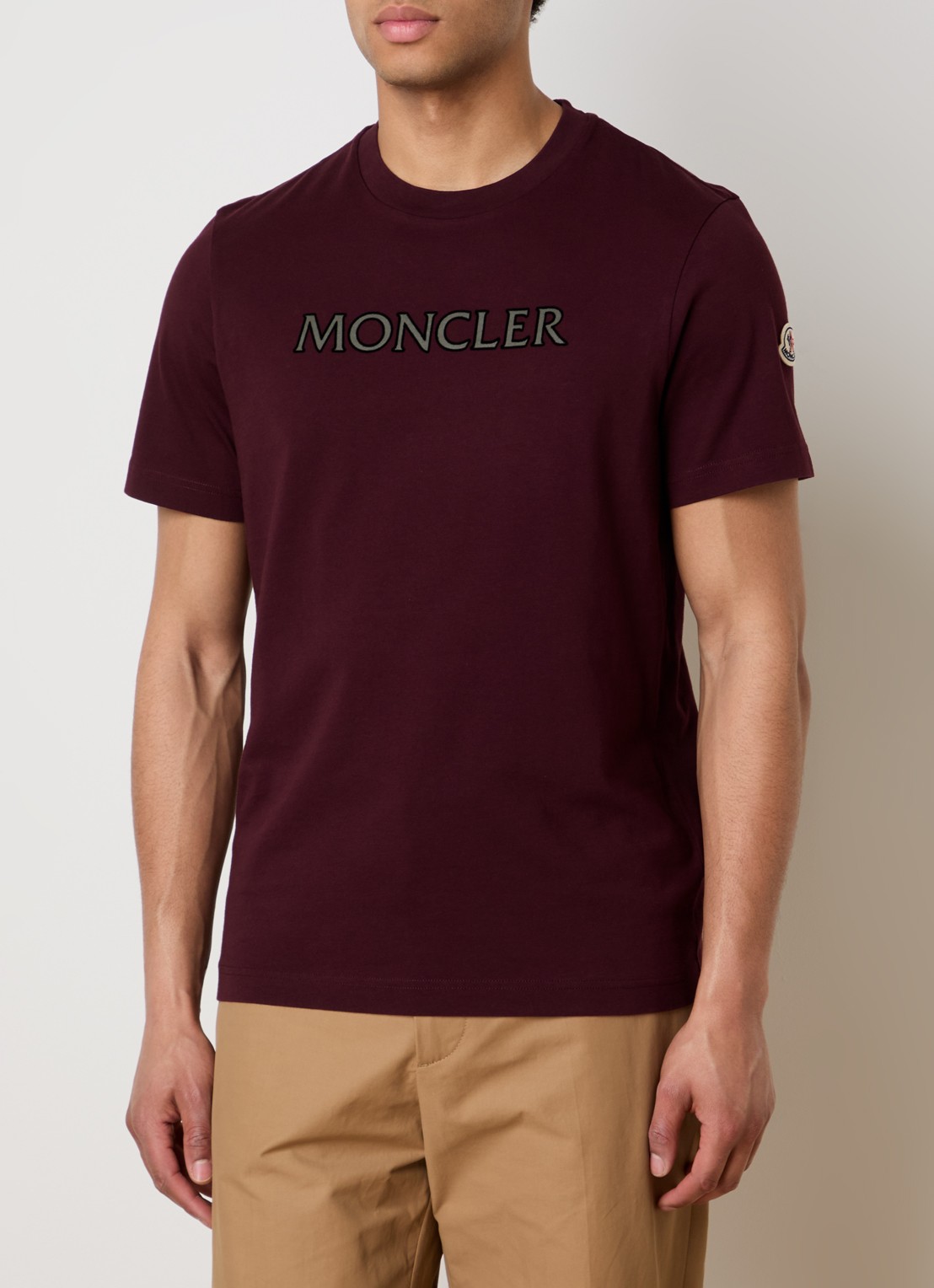 Moncler T-shirt met logoprint - detail 4 bordeauxrood
