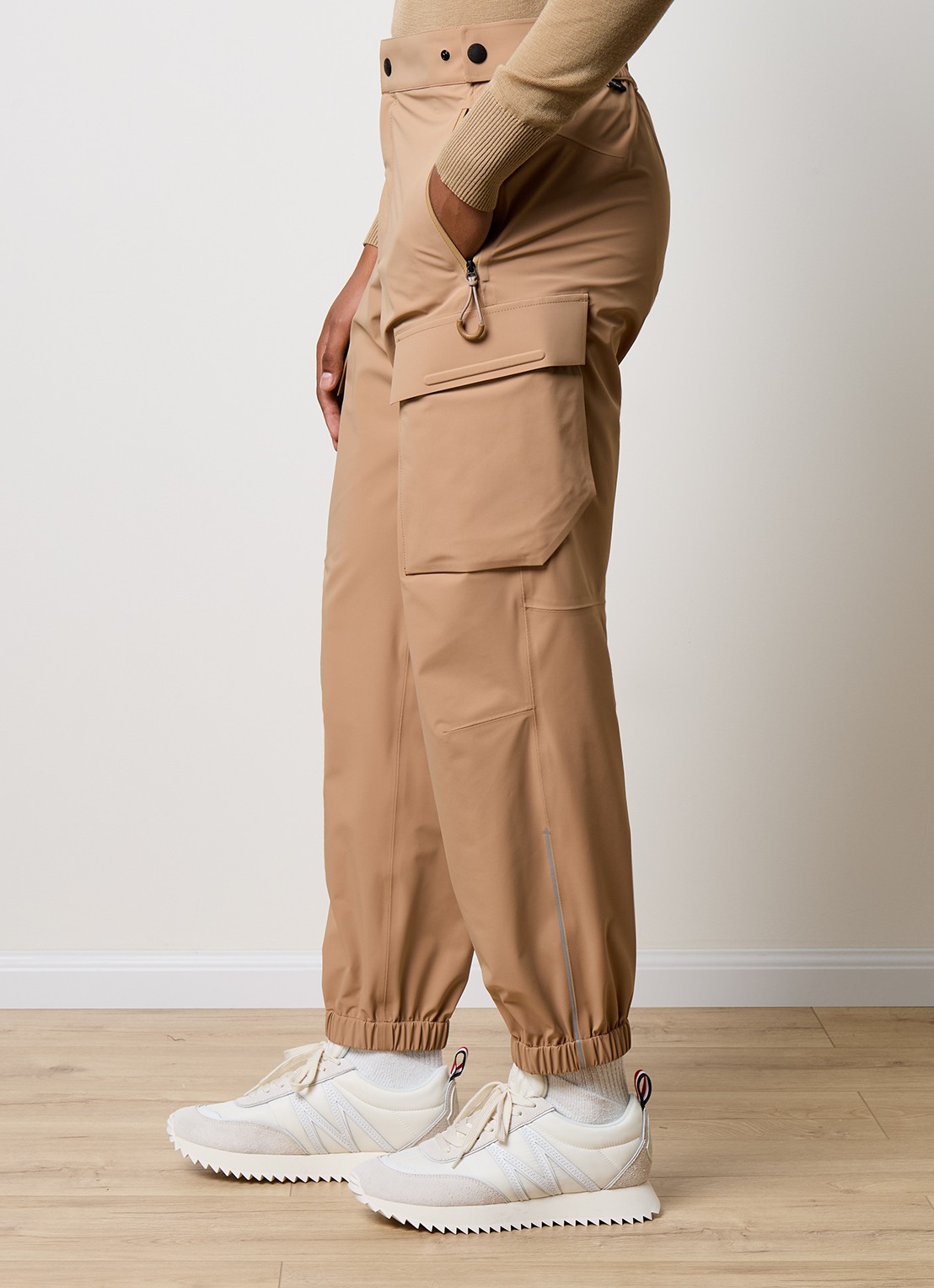 Moncler Tapered fit cargobroek met ritszakken - detail 3 camel