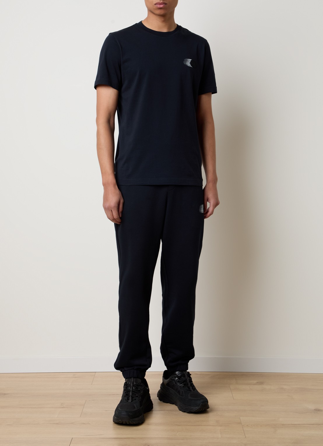Moncler Tapered fit joggingbroek met logo - voorkant 6 donkerblauw
