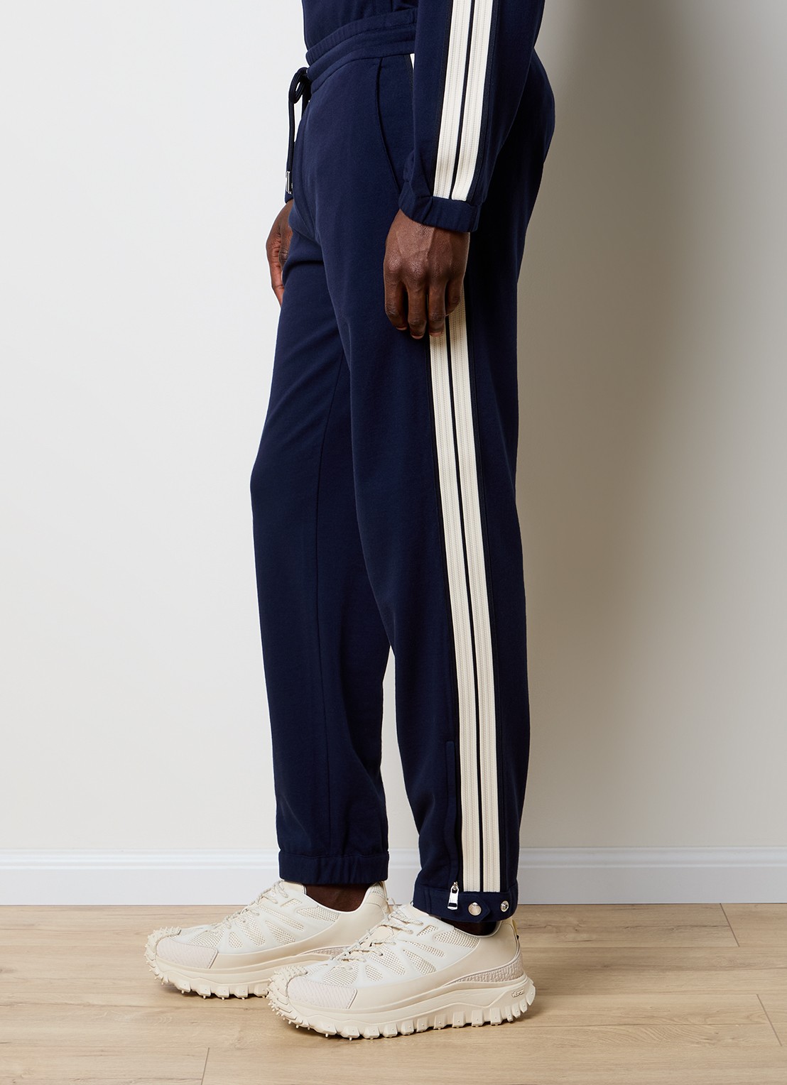 Moncler Tapered fit joggingbroek met steekzakken en logo - detail 2 donkerblauw