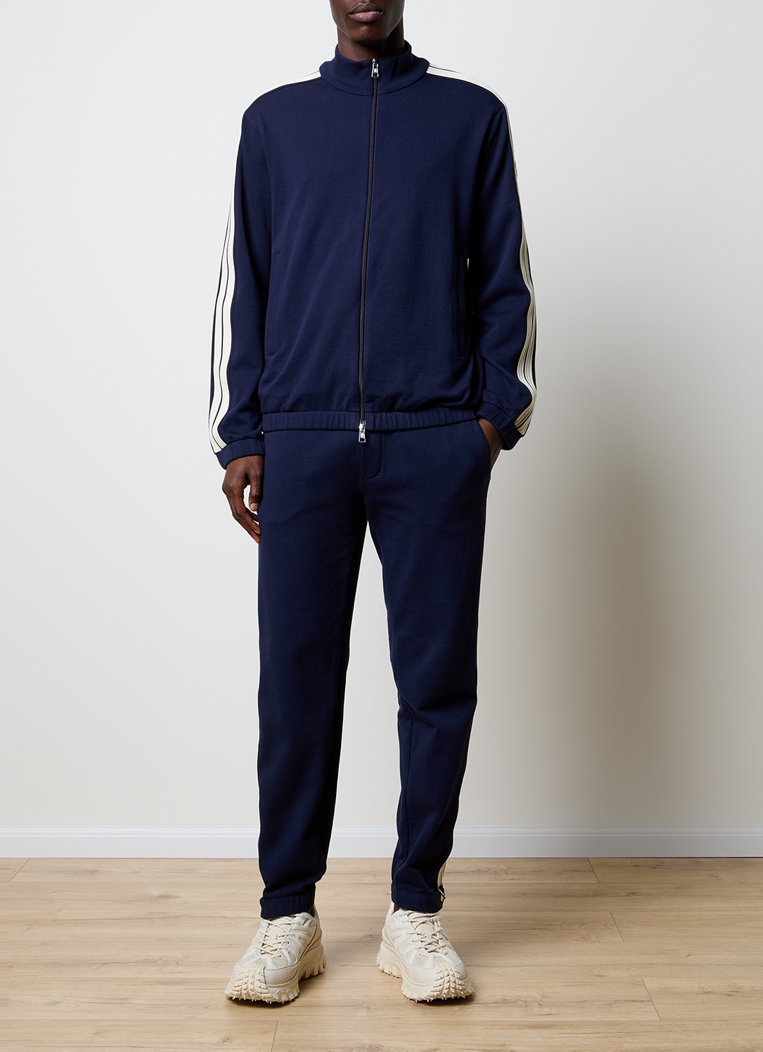 Moncler Tapered fit joggingbroek met steekzakken en logo - voorkant 6 donkerblauw
