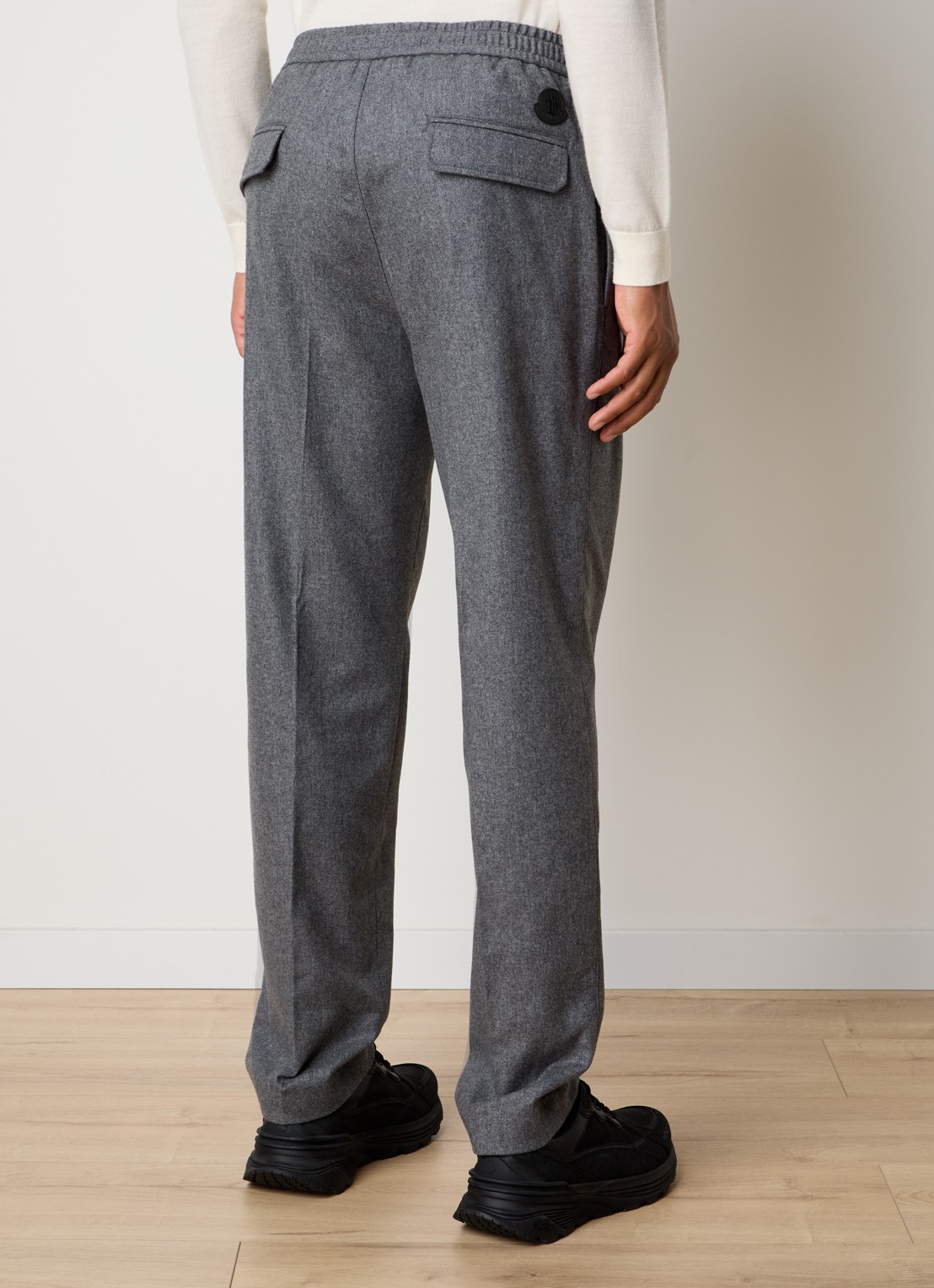 Moncler Tapered fit pantalon in kasjmierblend met trekkoord - achterkant 4 donkergrijs