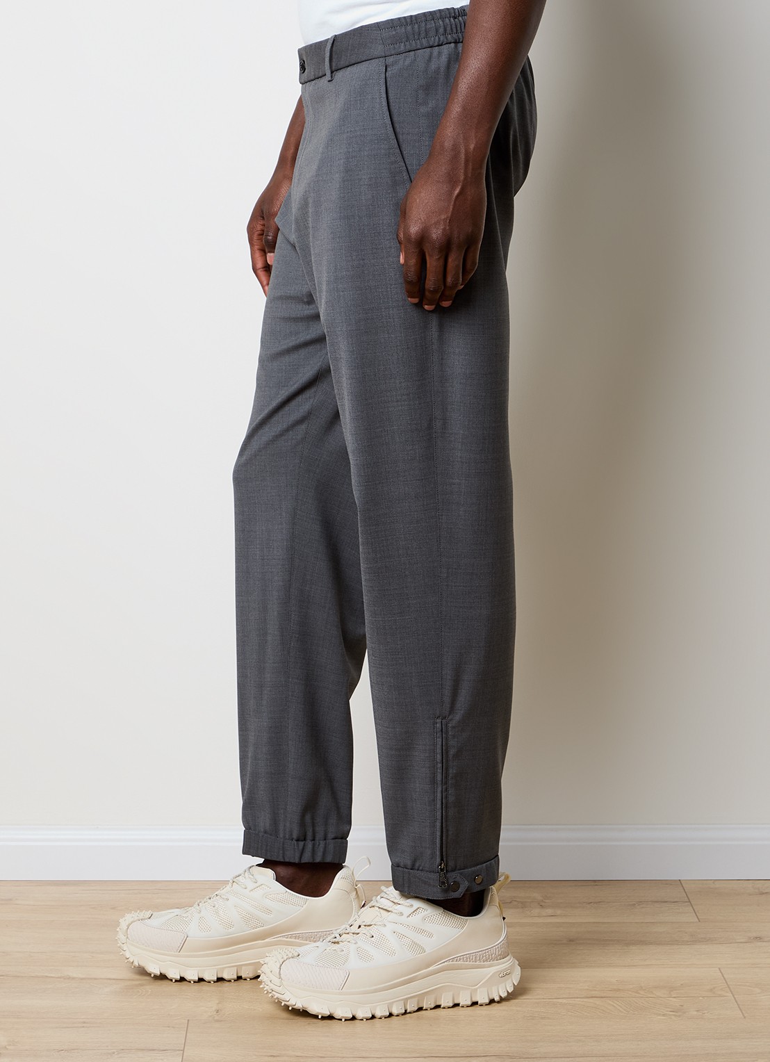 Moncler Tapered fit pantalon van wol - detail 5 grijs