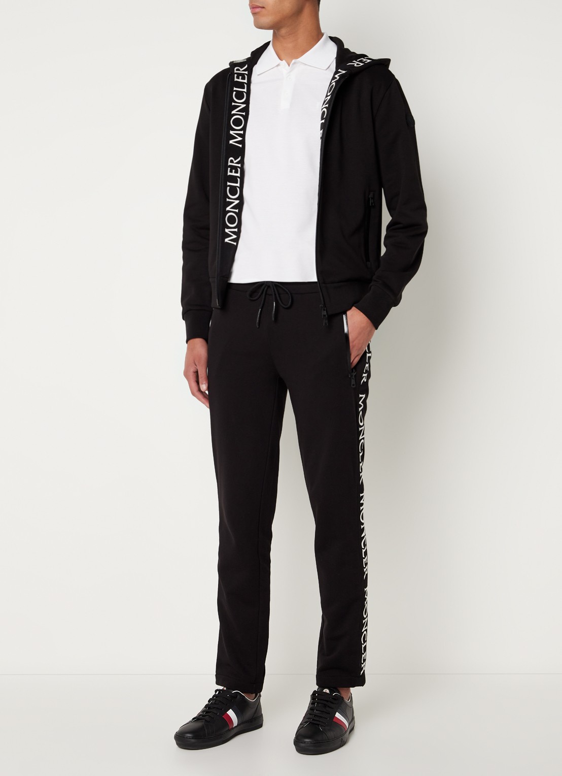 Moncler Tapered fit trackpants met logoborduring en ritszakken - voorkant 5 zwart