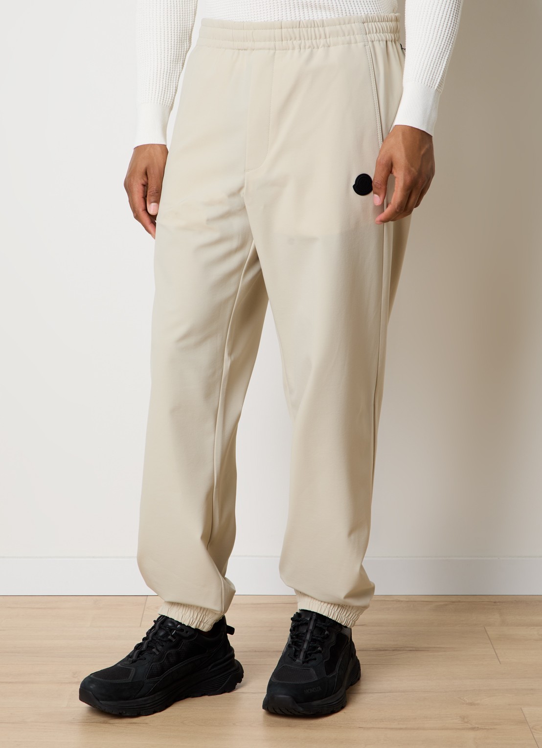 Moncler Tapered fit trackpants met trekkoord en steekzakken - detail 4 beige