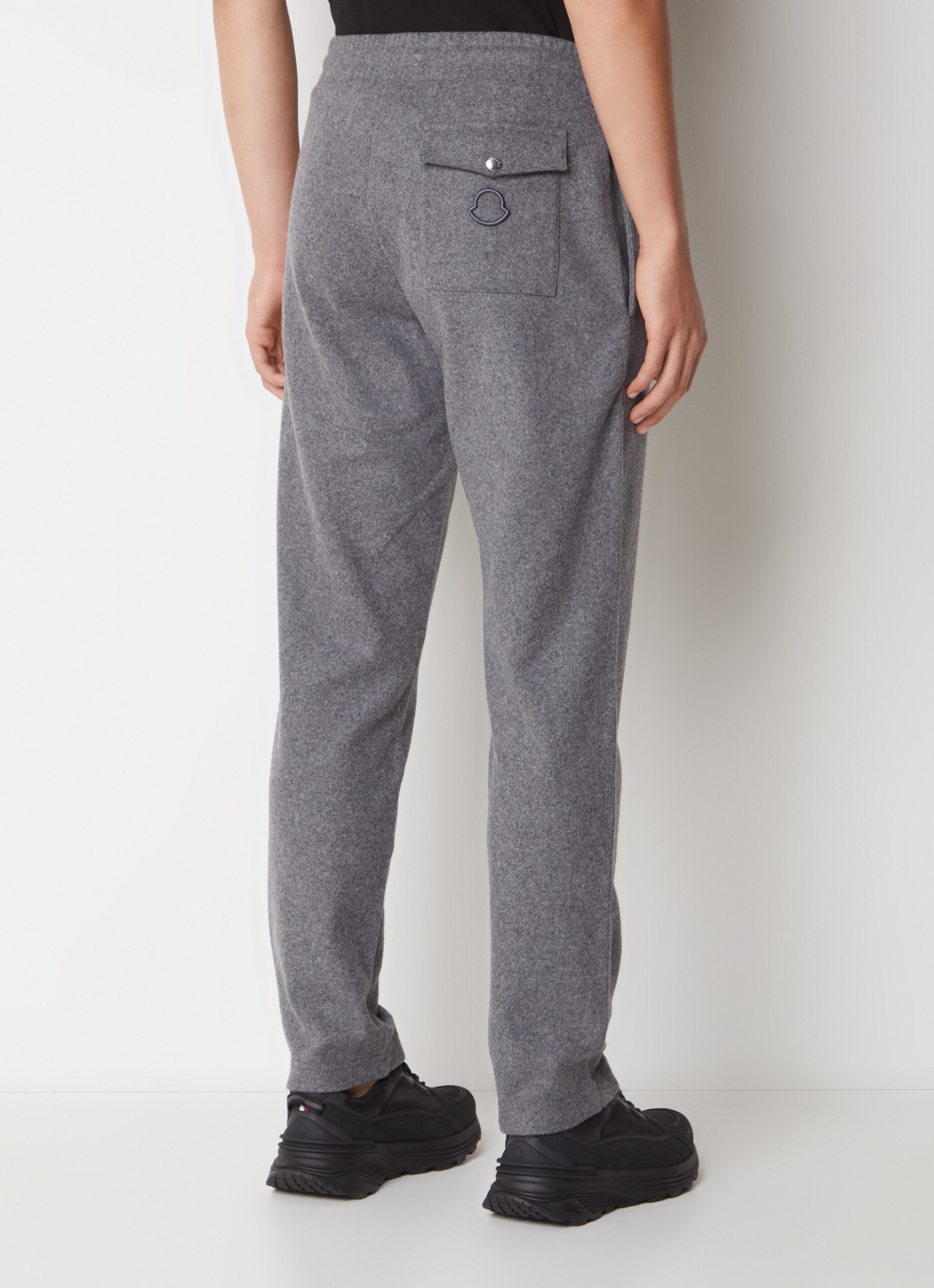 Moncler Tapered joggingbroek in scheerwolblend met gemêleerd dessin - achterkant grijsmele