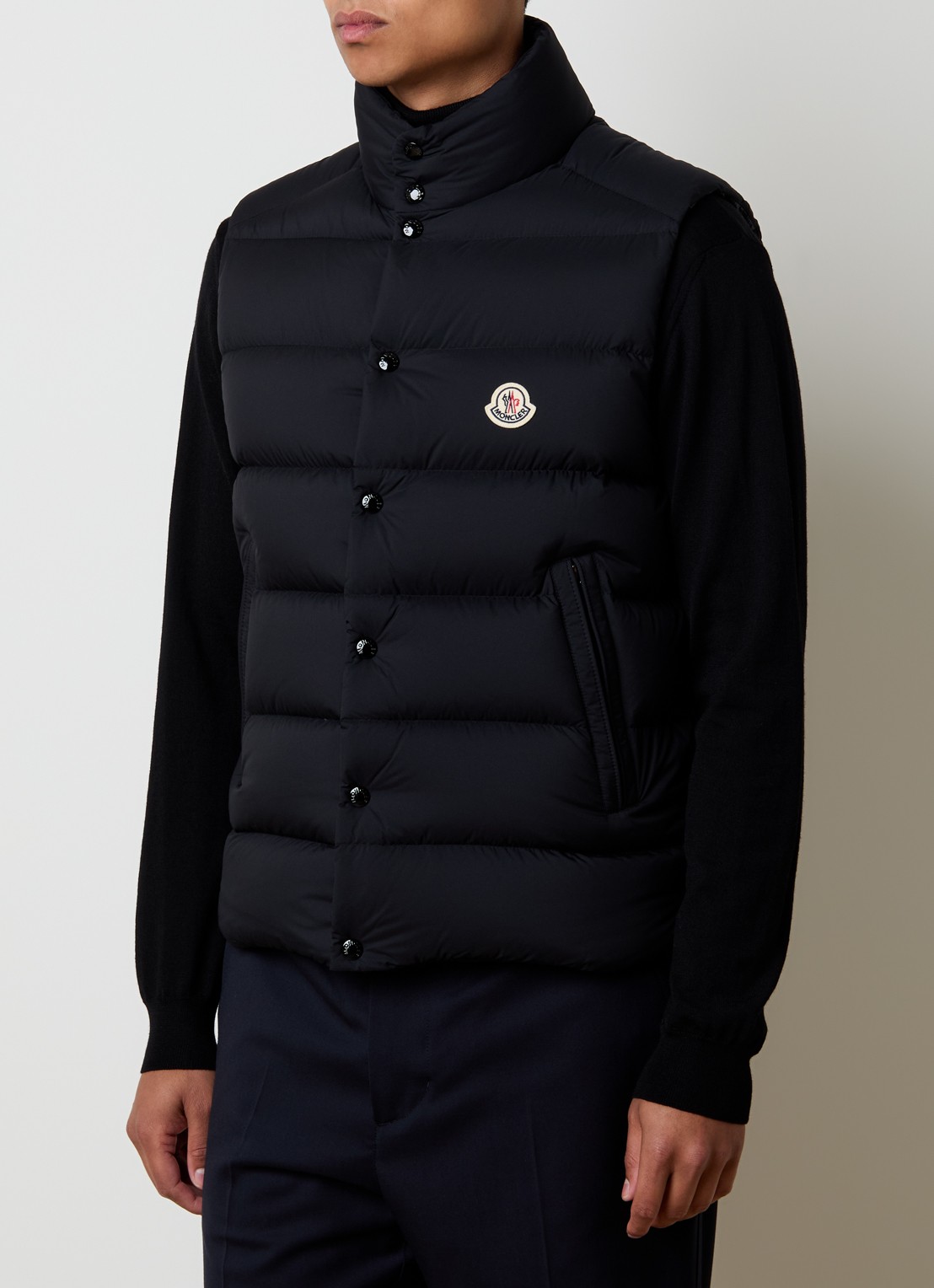 Moncler Tibb gewatteerde bodywarmer met donsvulling en logo - detail zwart