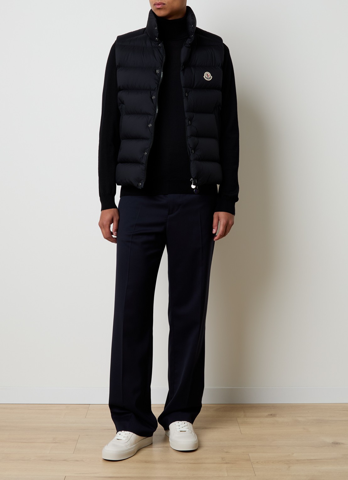 Moncler Tibb gewatteerde bodywarmer met donsvulling en logo - voorkant 6 zwart