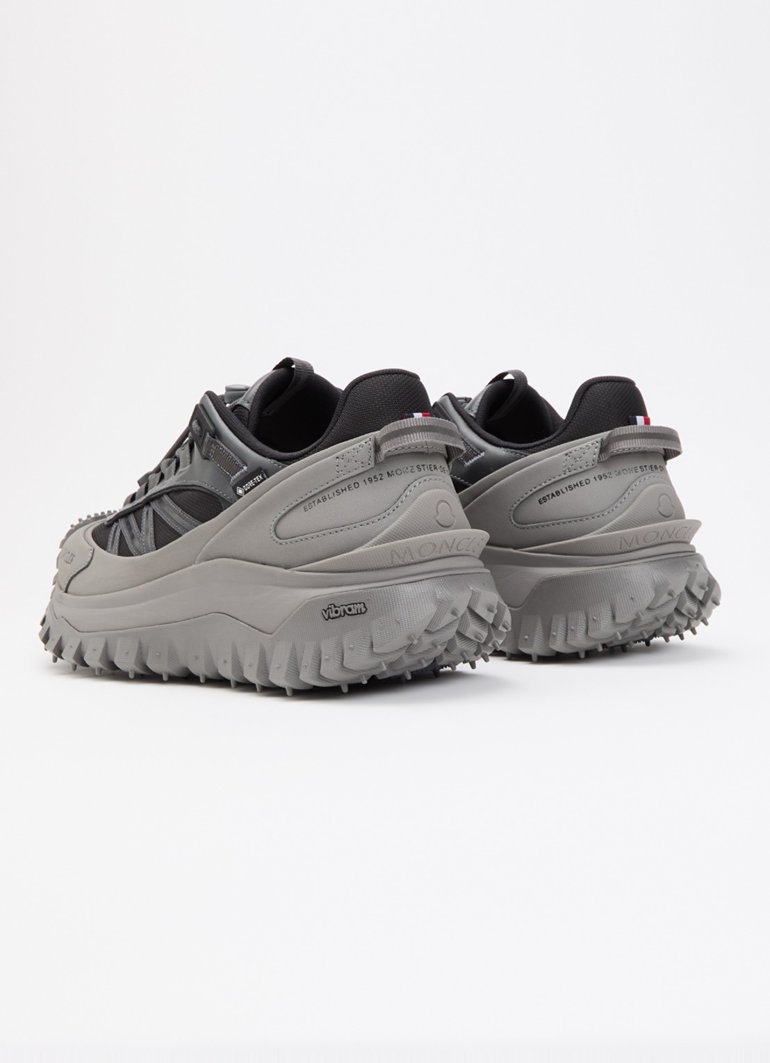 Moncler Trailgrip Gore-Tex sneaker met leren details - achterkant donkergrijs