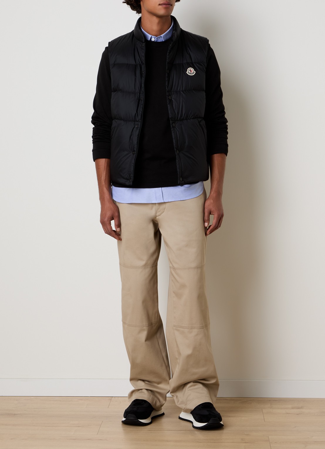 Moncler Tuquerouye gewatteerde bodywarmer met donsvulling en logo - voorkant 3 zwart