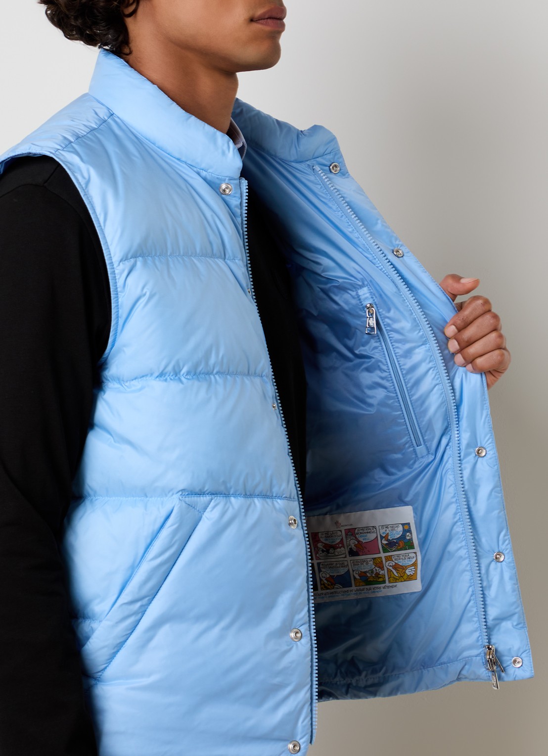 Moncler Tuquerouye gewatteerde bodywarmer met donsvulling en logo - detail 5 blauwgrijs