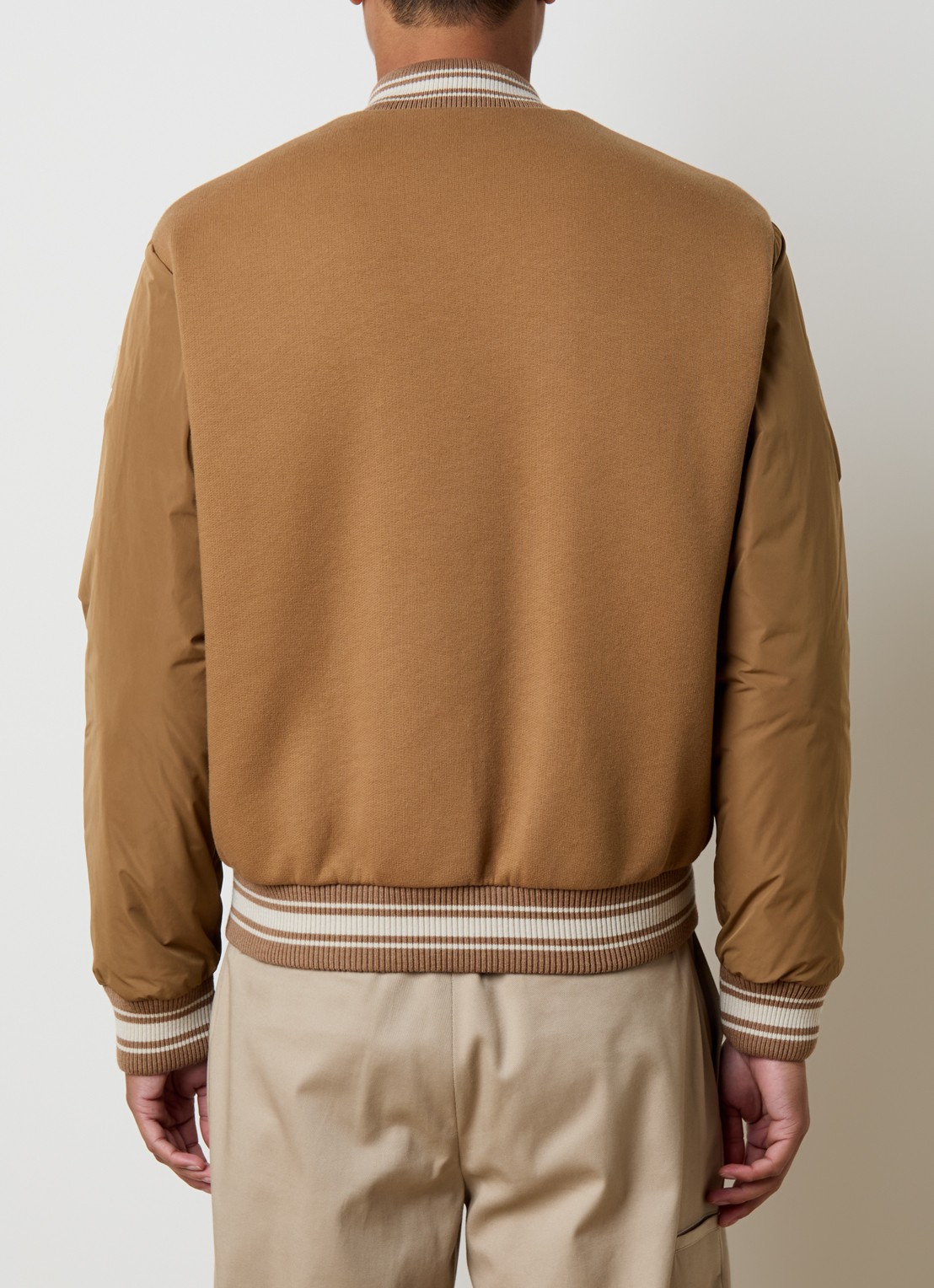 Moncler Vennes reversible baseball jack met donsvulling en logo - achterkant 7 cognac