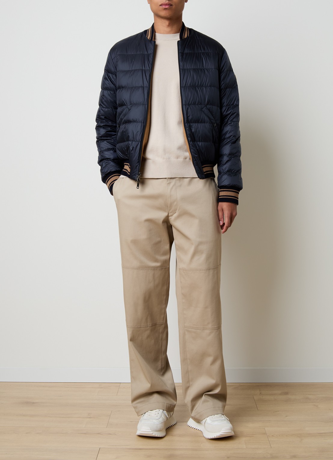 Moncler Vennes reversible baseball jack met donsvulling en logo - voorkant 5 cognac
