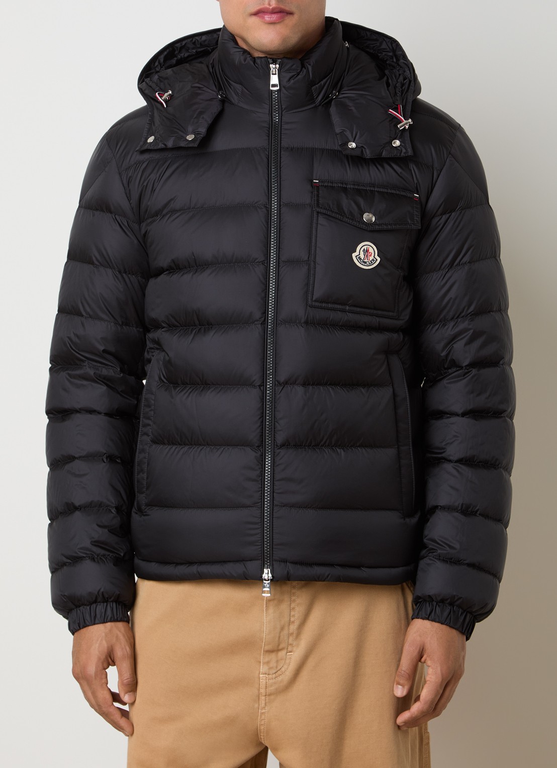 Moncler Verith pufferjack met donsvulling en afneembare capuchon - detail zwart