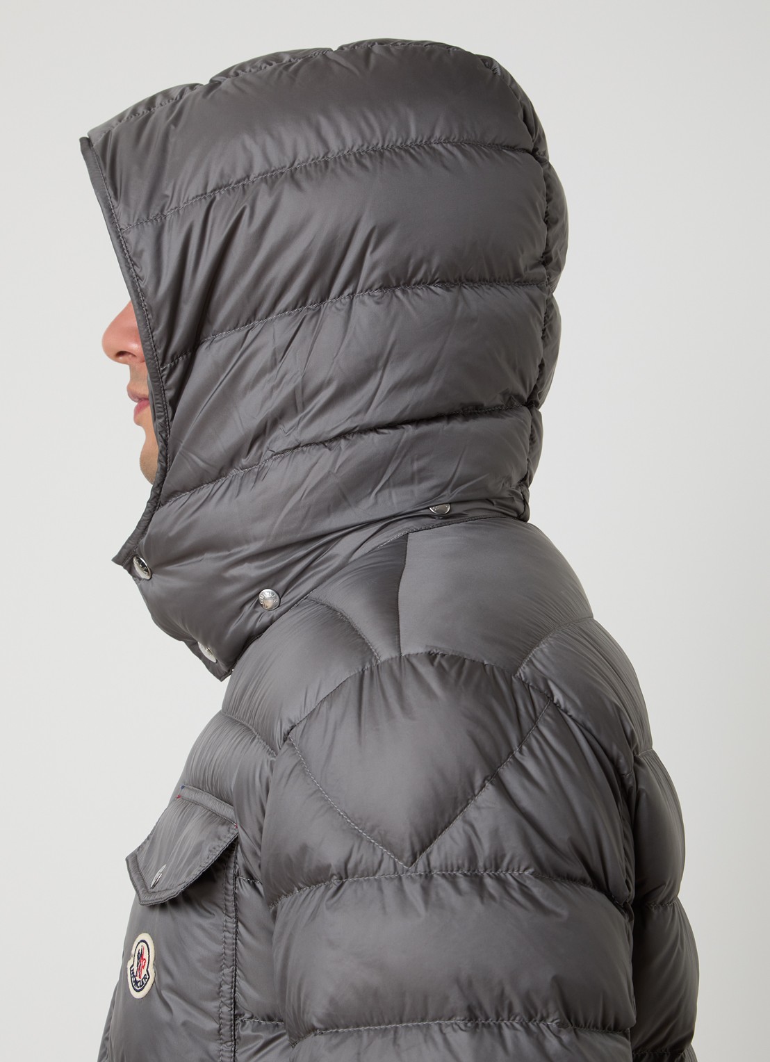 Moncler Verith pufferjack met donsvulling en afneembare capuchon - detail 3 grijs